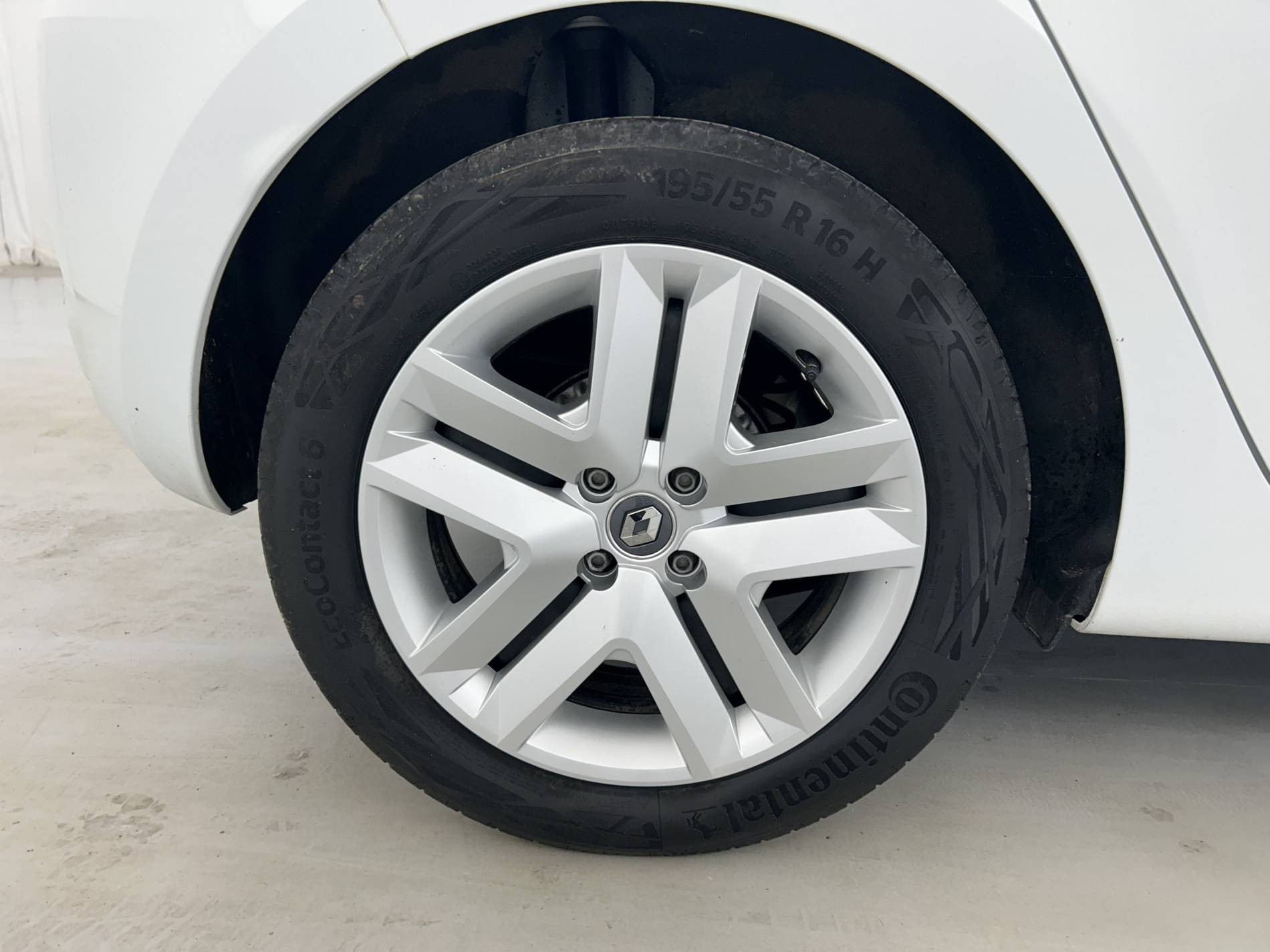 Vente en ligne Renault Clio 5 Clio TCe 90 - 21N au prix de 13 690 €