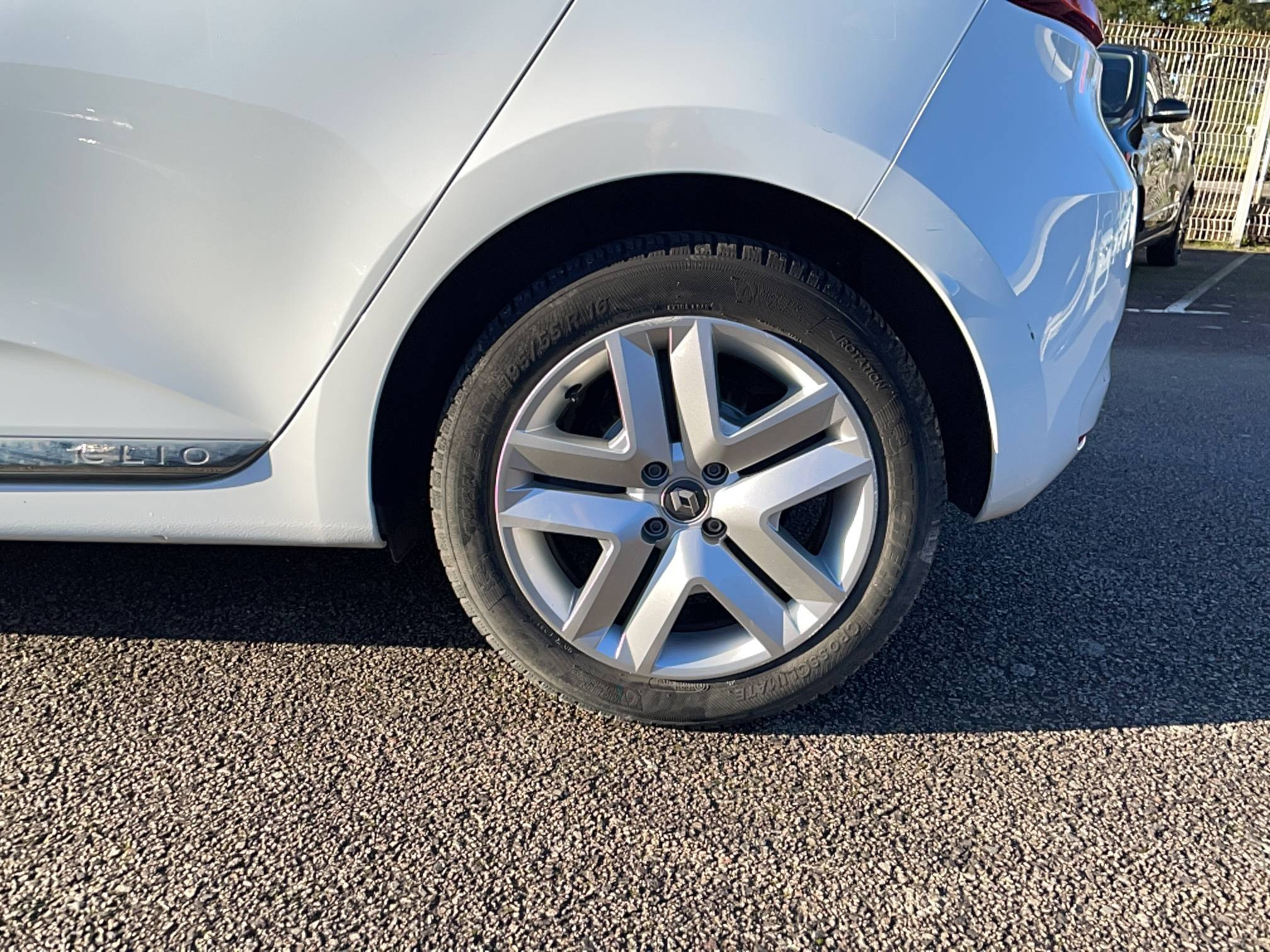 Vente en ligne Renault Clio 5 Clio Blue dCi 85 au prix de 13 790 €