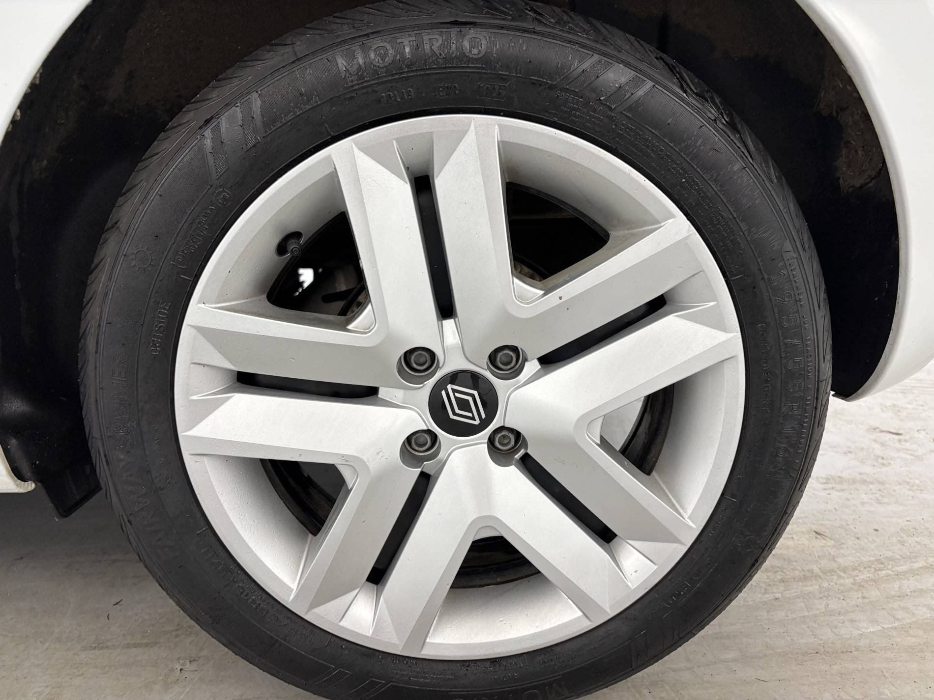 Vente en ligne Renault Clio 5 Clio TCe 90 au prix de 14 190 €