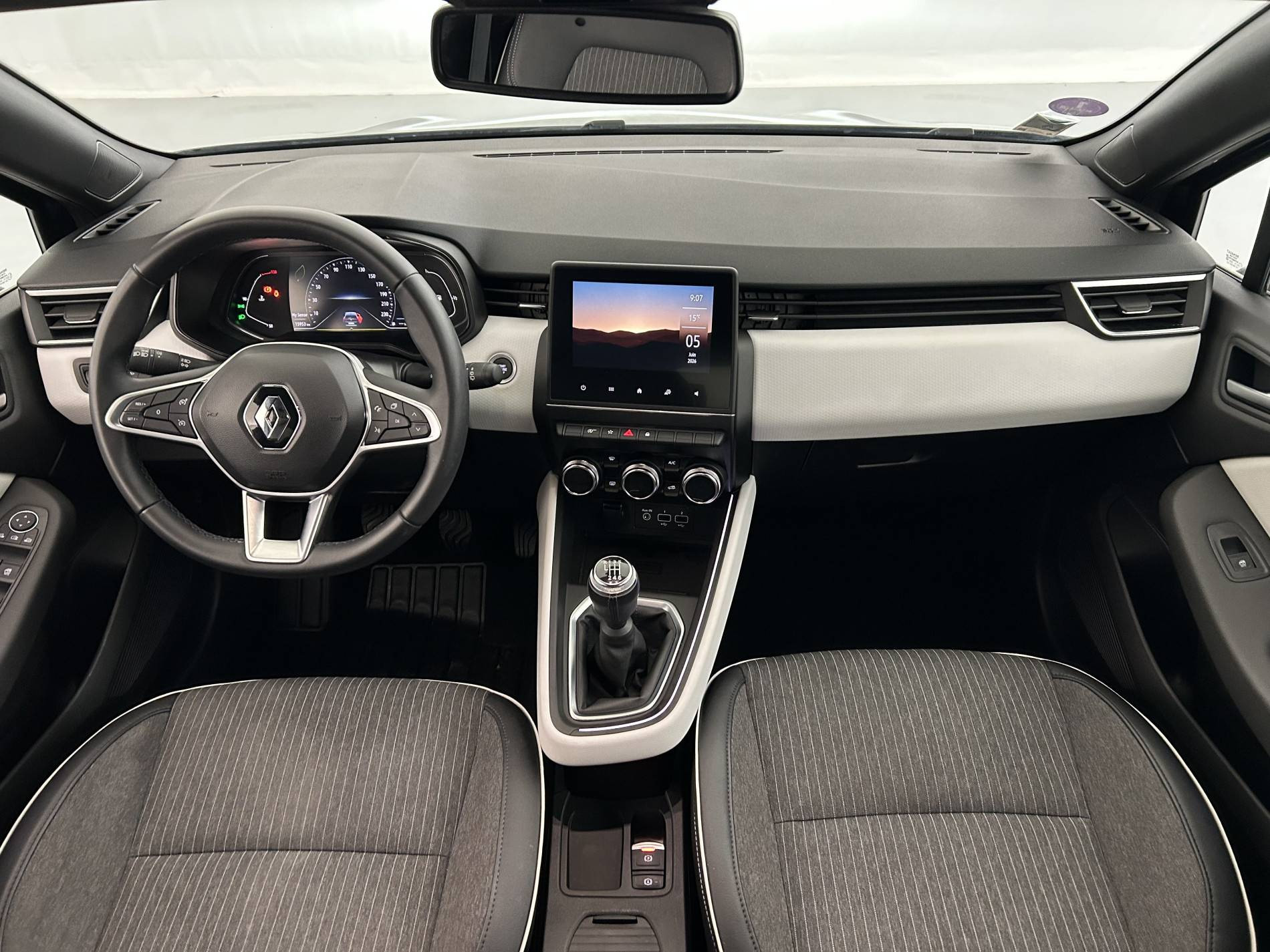 Vente en ligne Renault Clio 5 Clio TCe 90 - 21N au prix de 15 290 €