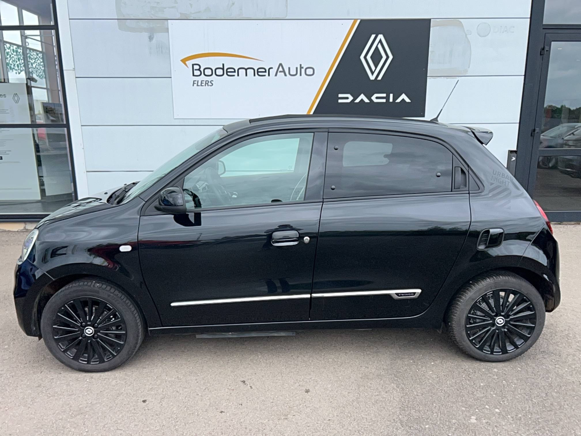 Vente en ligne Renault Twingo Electrique Twingo III E-Tech au prix de 13 890 €