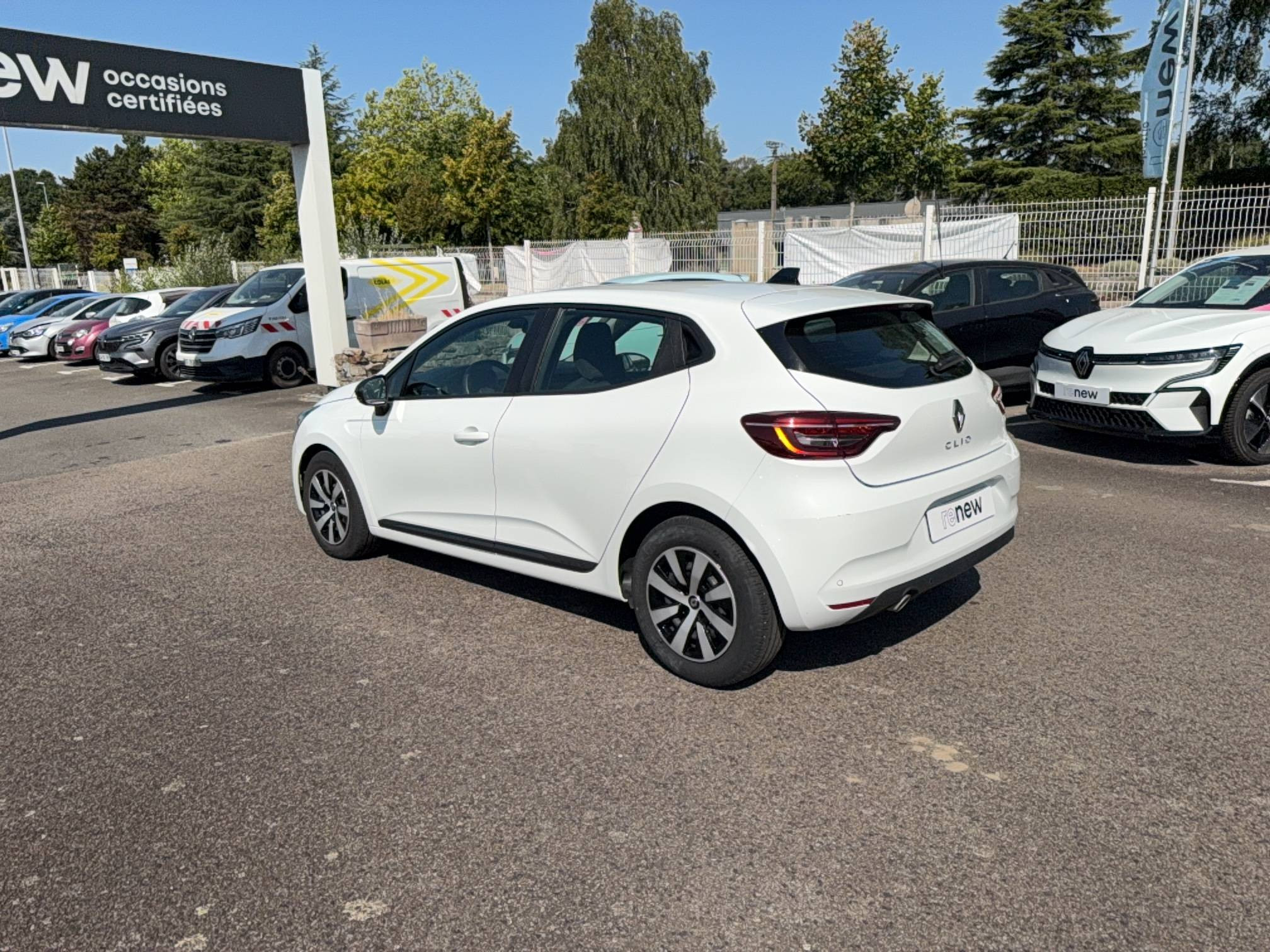Vente en ligne Renault Clio 5 Clio TCe 90 au prix de 14 290 €