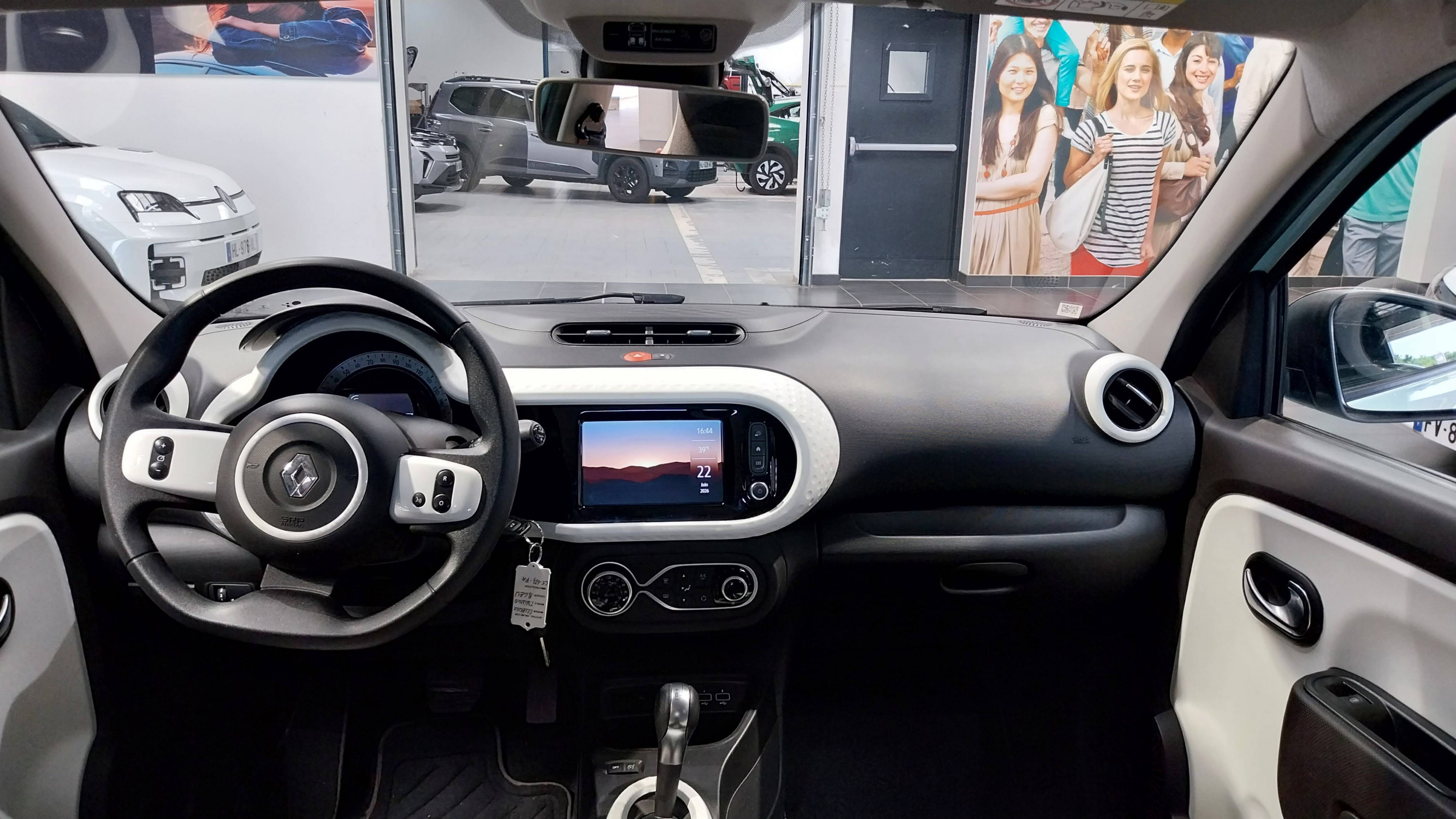 Vente en ligne Renault Twingo Electrique Twingo III E-Tech au prix de 11 990 €