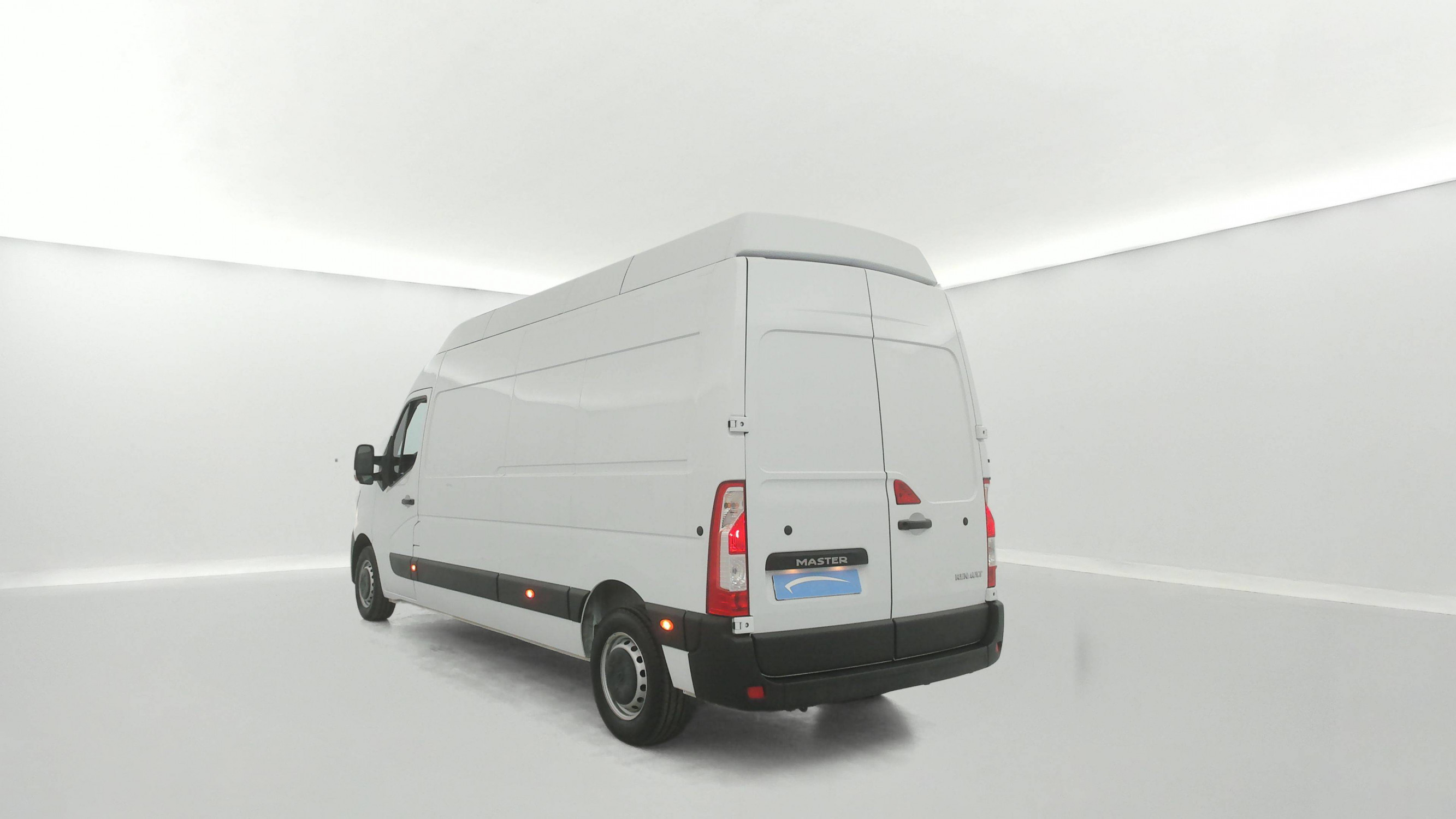 Vente en ligne Renault Master Fourgon MASTER FGN TRAC F3500 L3H3 BLUE DCI 135 au prix de 28 790 €