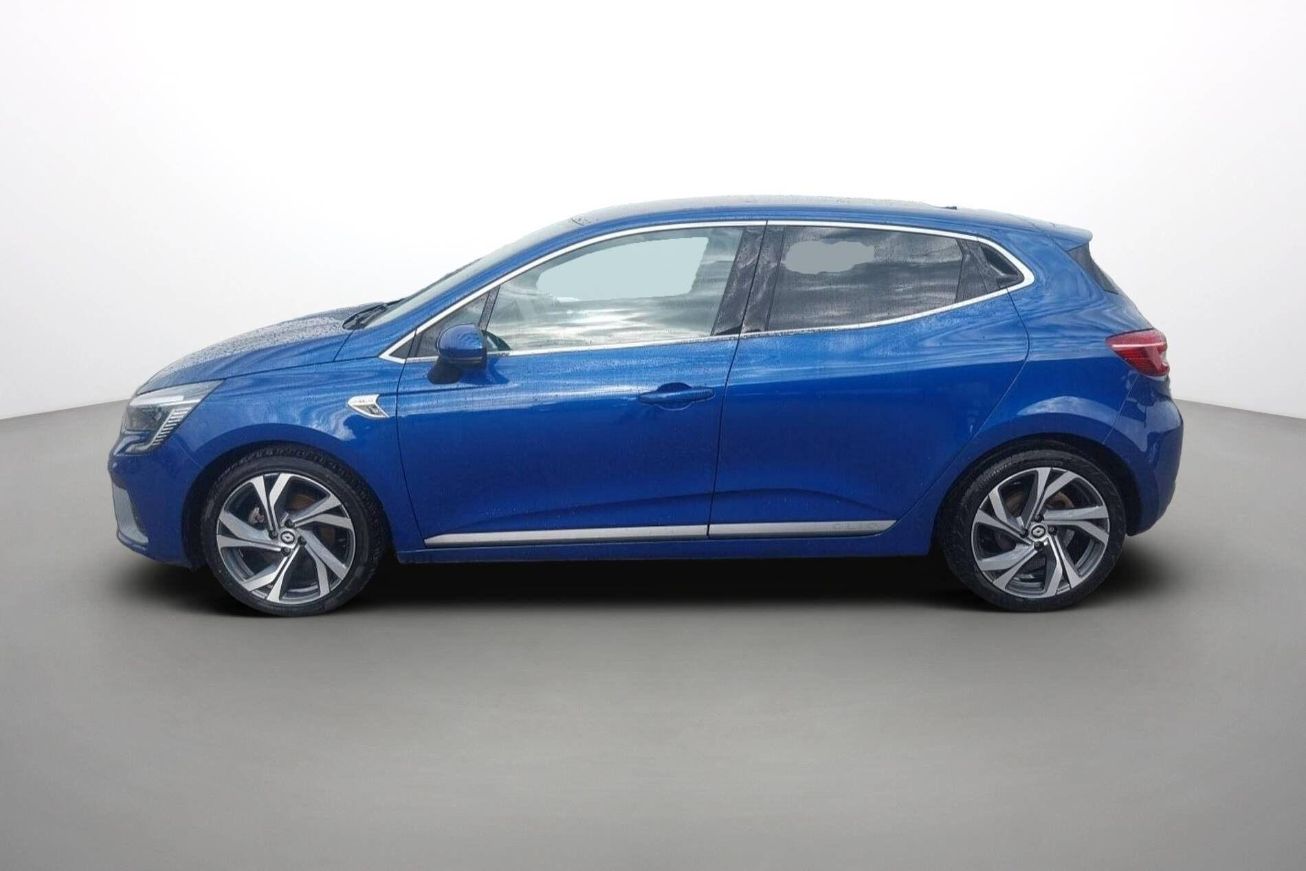 Vente en ligne Renault Clio 5 Clio E-Tech 140 - 21N au prix de 17 790 €