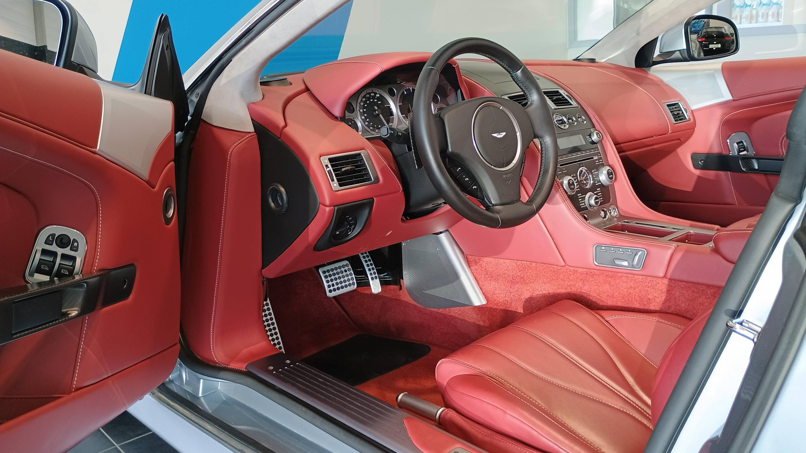 Vente en ligne Aston Martin DB9 DB9 au prix de 99 990 €