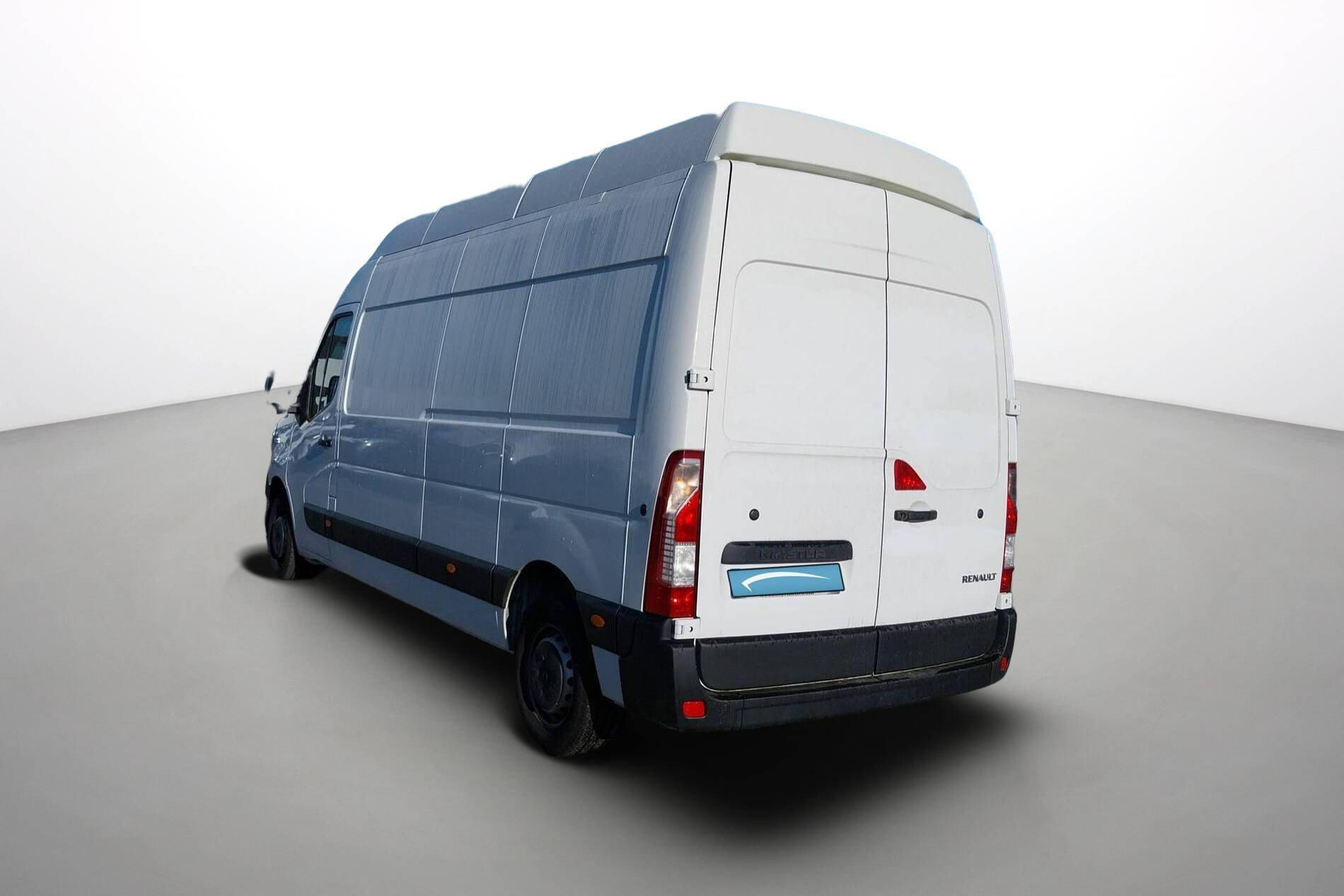 Vente en ligne Renault Master Fourgon MASTER FGN TRAC F3500 L3H3 BLUE DCI 135 au prix de 29 990 €