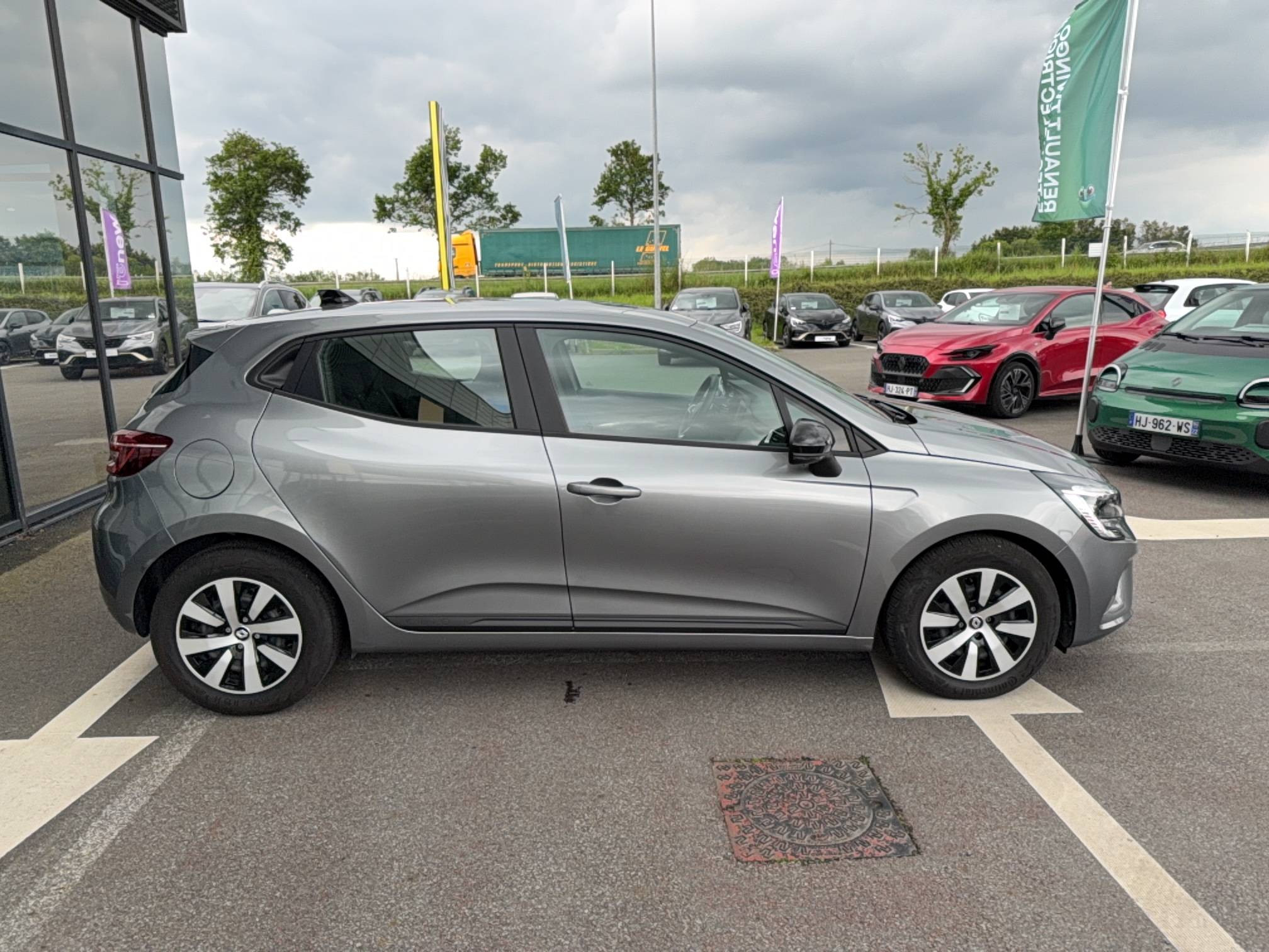 Vente en ligne Renault Clio 5 Clio TCe 90 au prix de 14 990 €