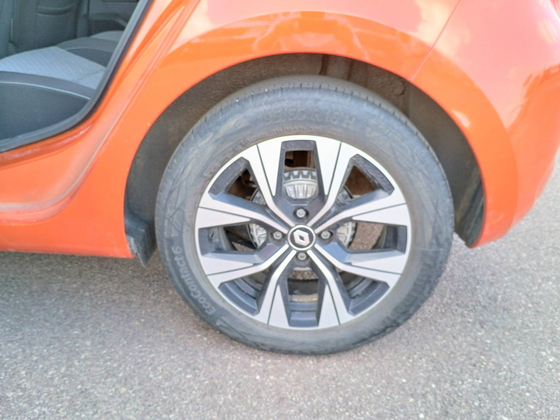 Vente en ligne Renault Clio 5 ECOLUTION SCE 65 CH au prix de 14 491 €