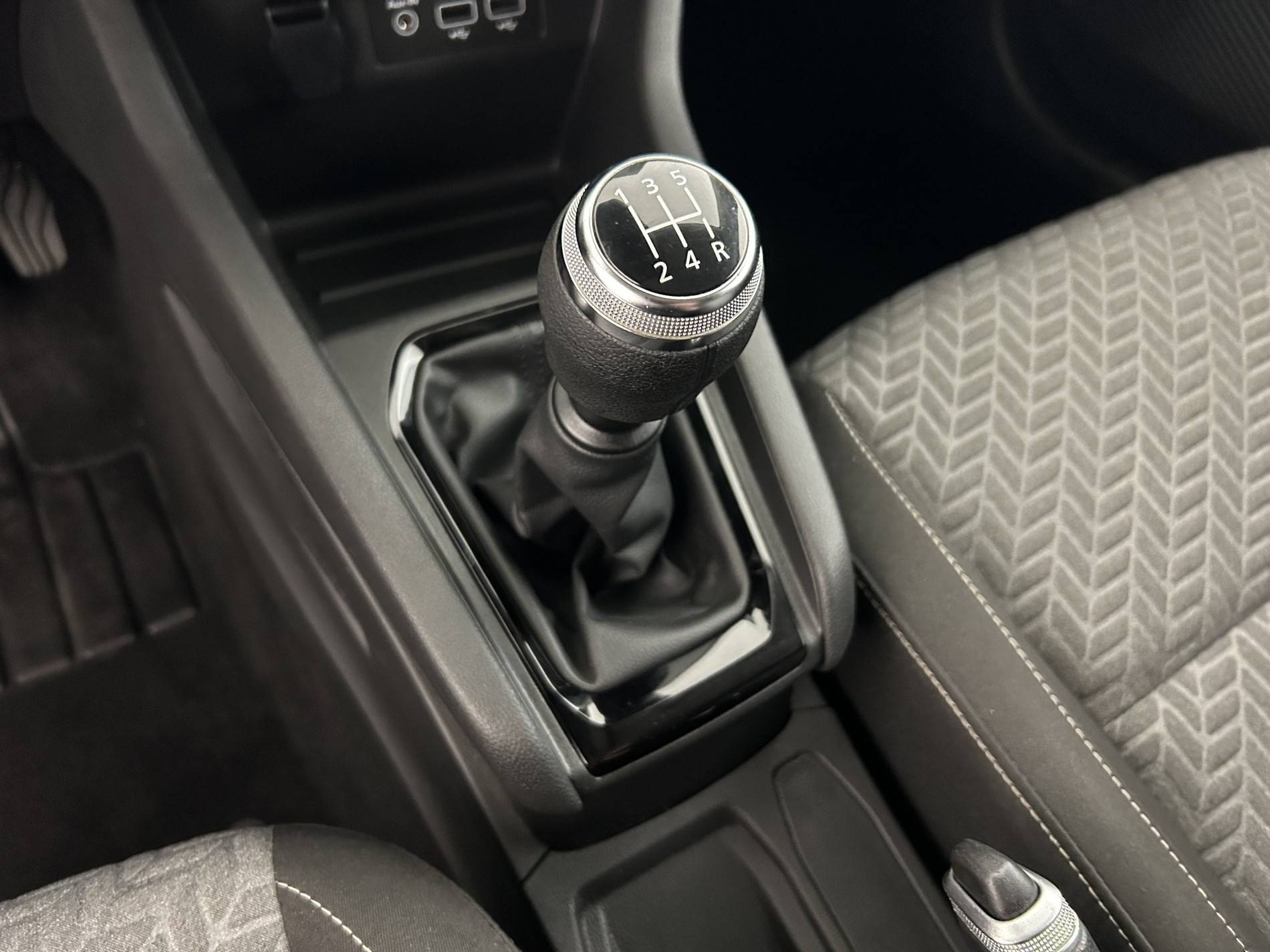 Vente en ligne Renault Clio 5 Clio SCe 65 au prix de 13 290 €