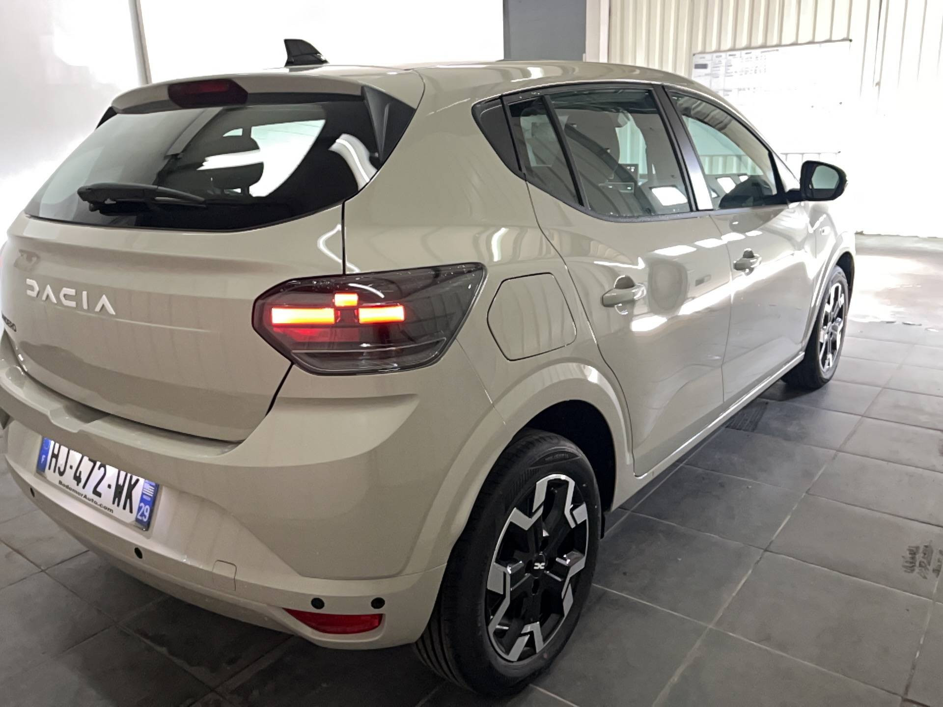 Vente en ligne Dacia Sandero Sandero ECO-G 120 au prix de 18 850 €