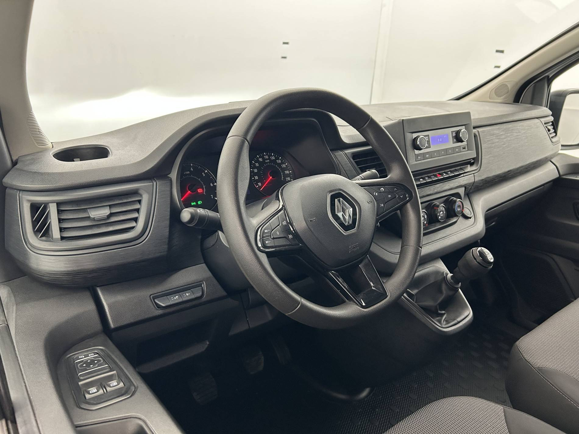 Vente en ligne Renault Trafic 3 Fourgon TRAFIC FGN L1H1 2800 KG BLUE DCI 110 au prix de 20 990 €
