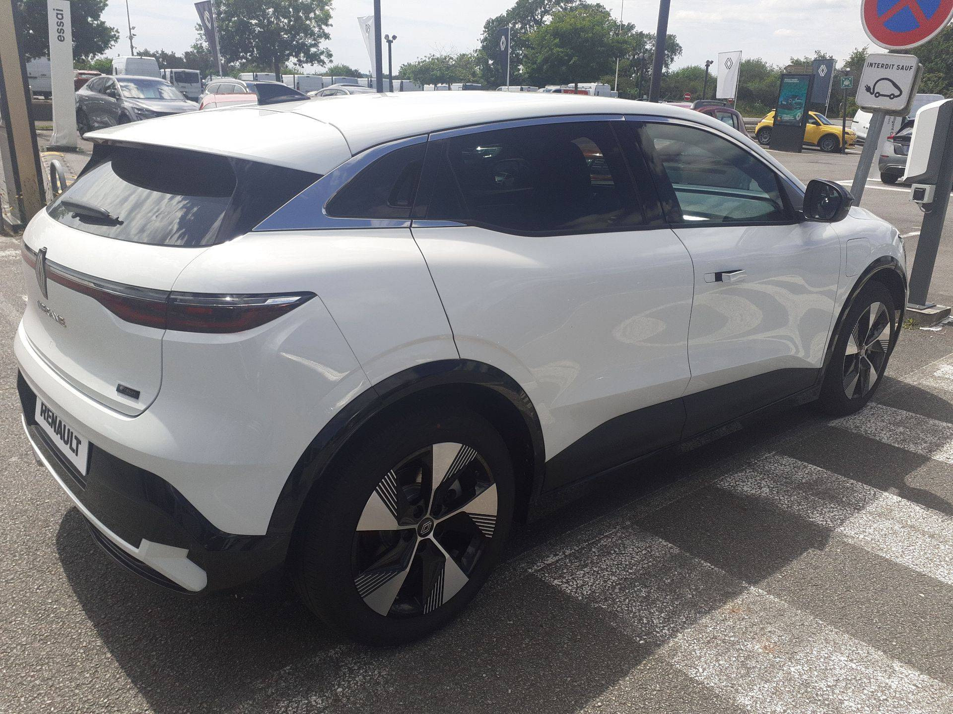 Vente en ligne Renault Megane E-Tech  220 ch autonomie confort GSR2 au prix de 36 990 €