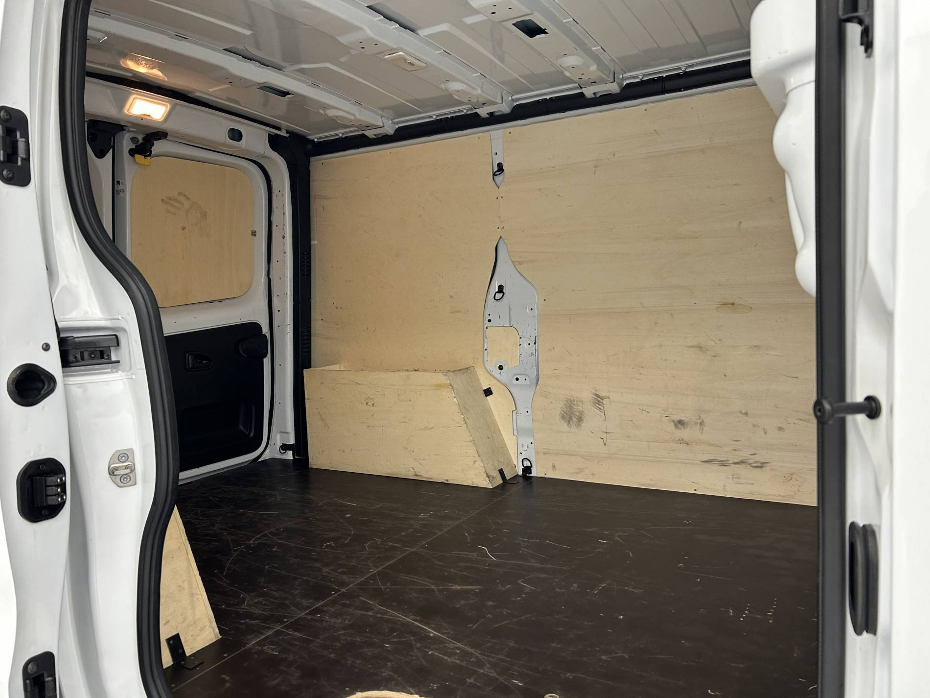 Vente en ligne Renault Trafic 3 Fourgon TRAFIC FGN L1H1 3000 KG BLUE DCI 130 au prix de 24 990 €