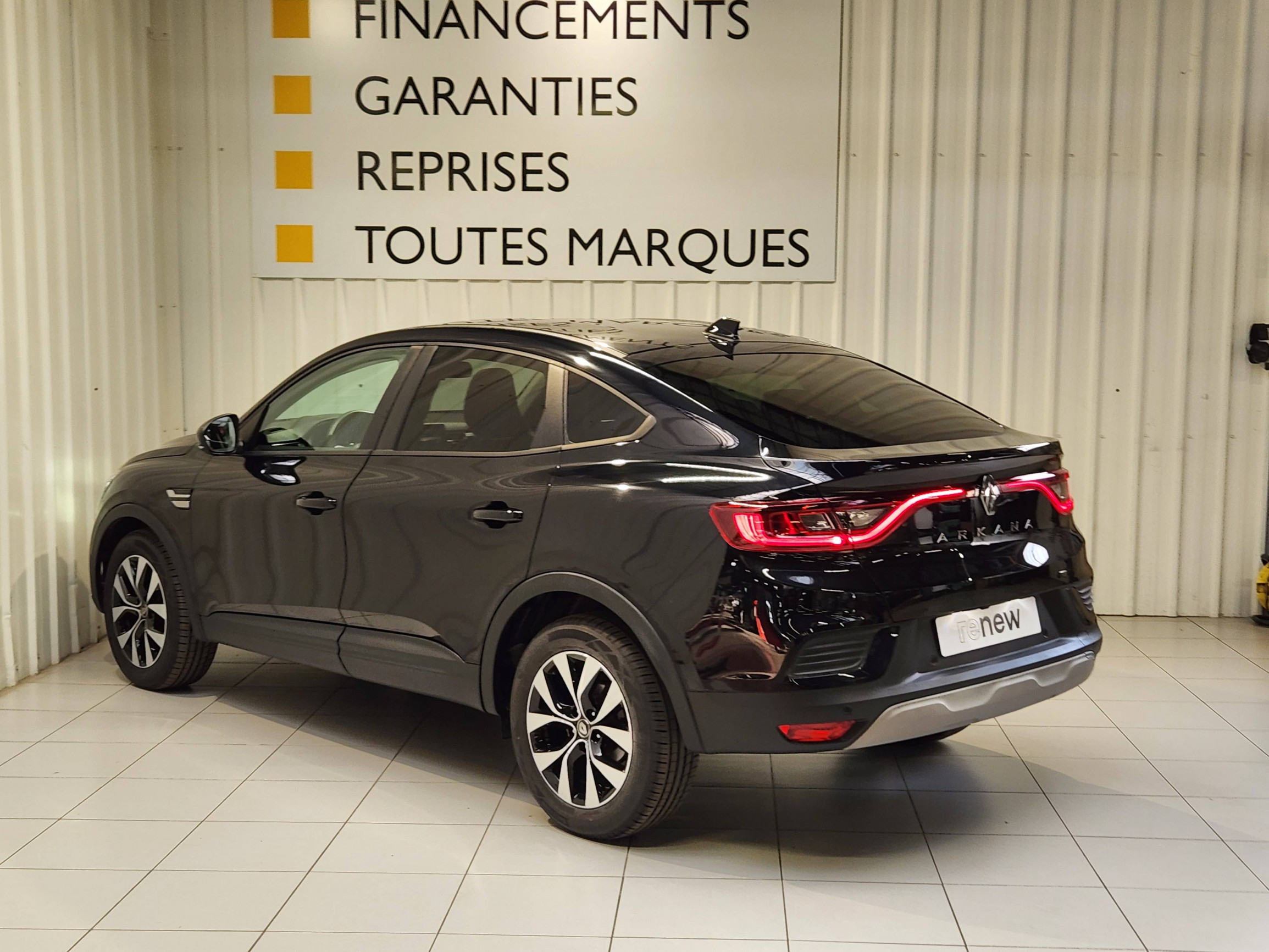 Vente en ligne Renault Arkana  E-Tech hybride 145 - 22 au prix de 19 999 €