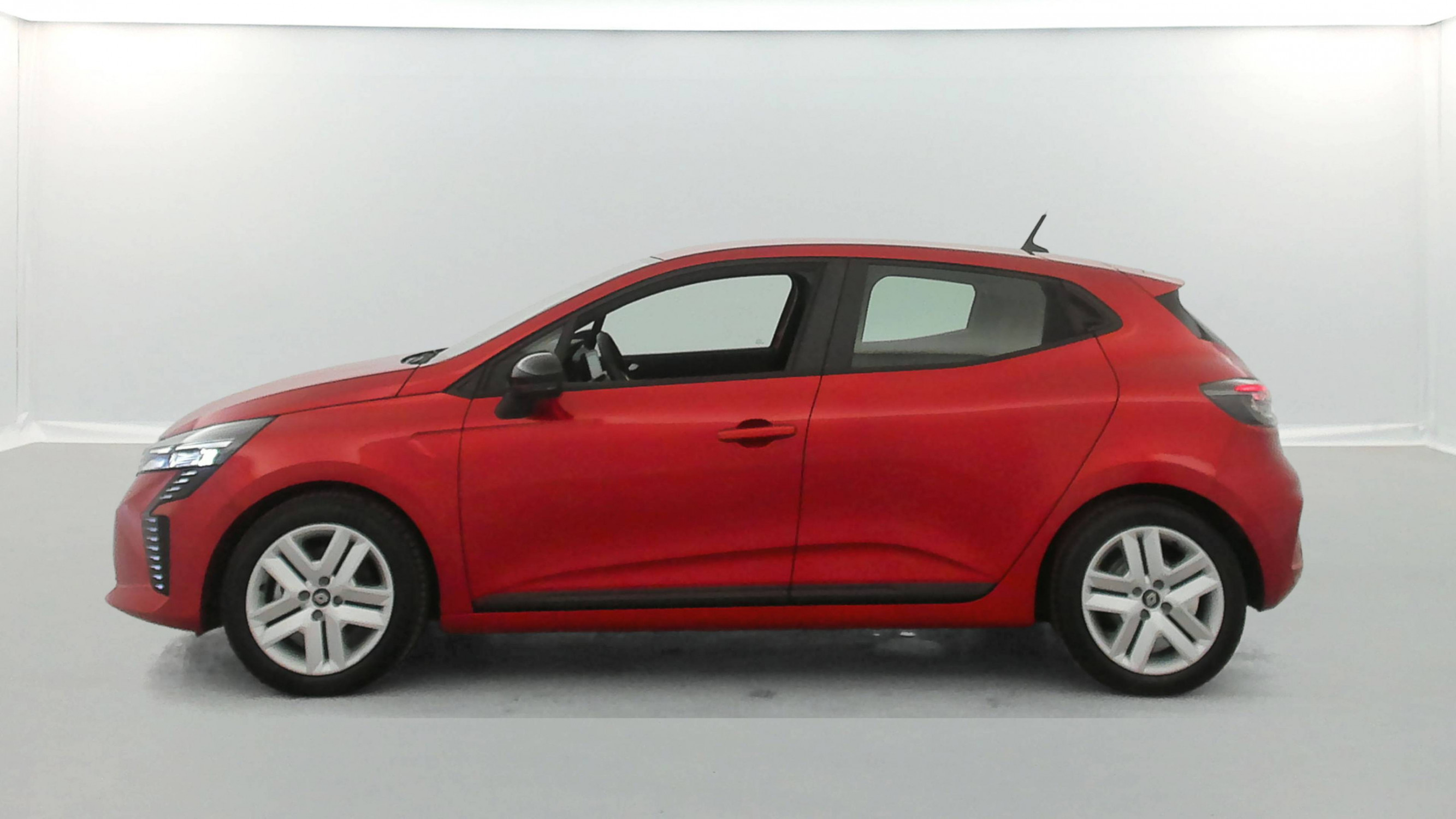 Vente en ligne Renault Clio 5 Clio E-Tech full hybrid 145 au prix de 19 490 €