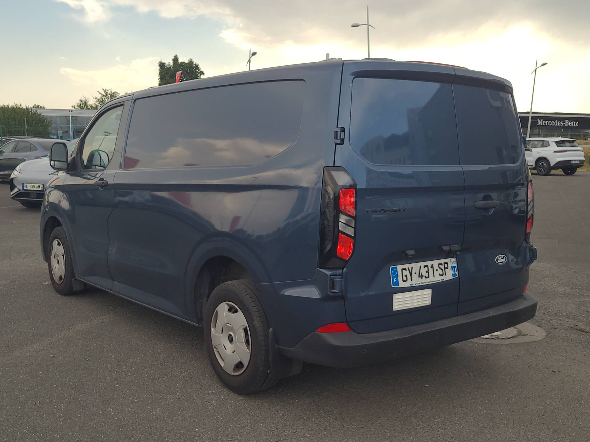Vente en ligne Ford Transit Custom TRANSIT CUSTOM FGN 320 L1H1 2.0 ECOBLUE 170 CH BVA8 au prix de 31 990 €
