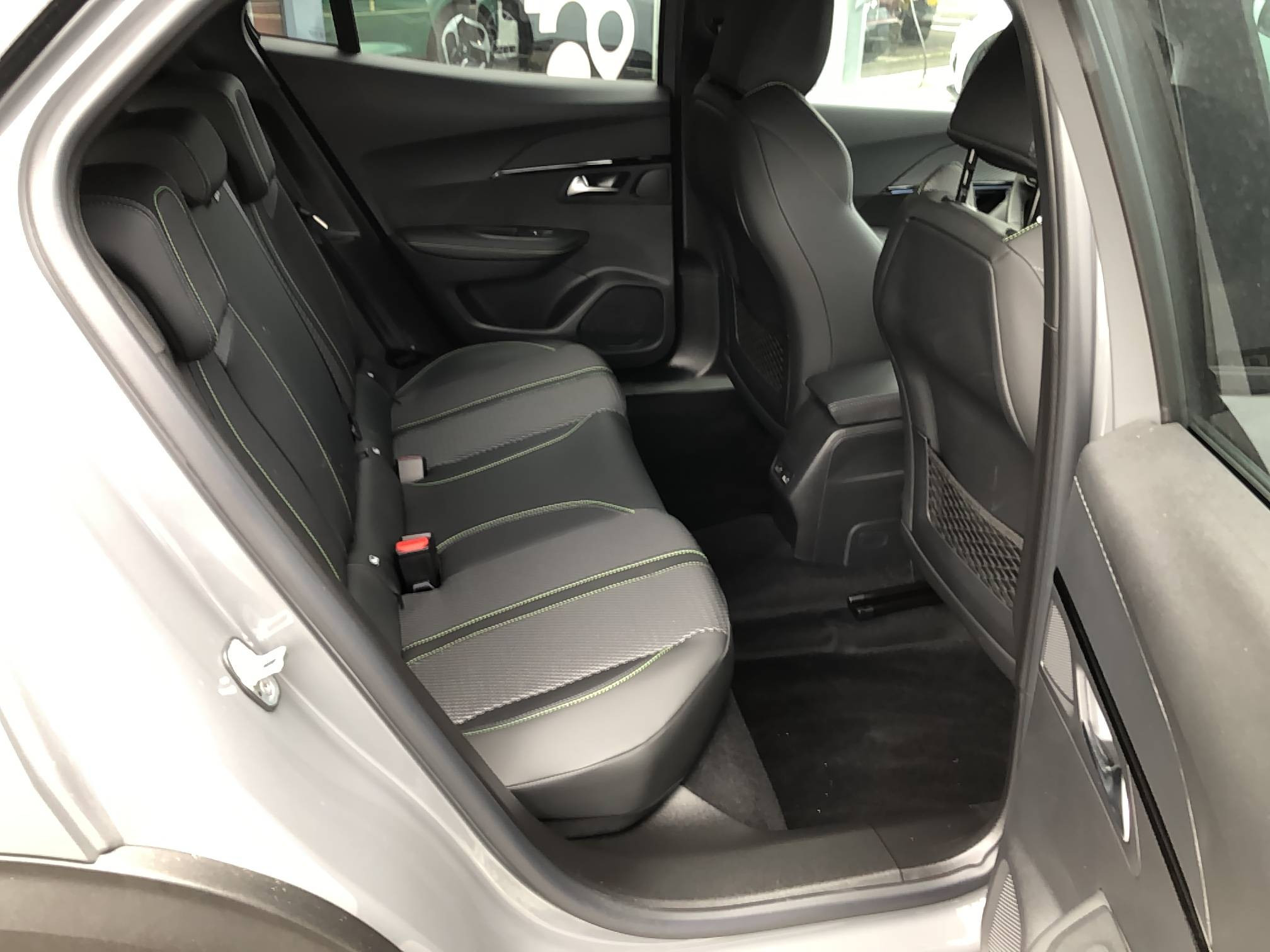 Vente en ligne Peugeot 2008  Hybrid 145 e-DCS6 au prix de 27 770 €