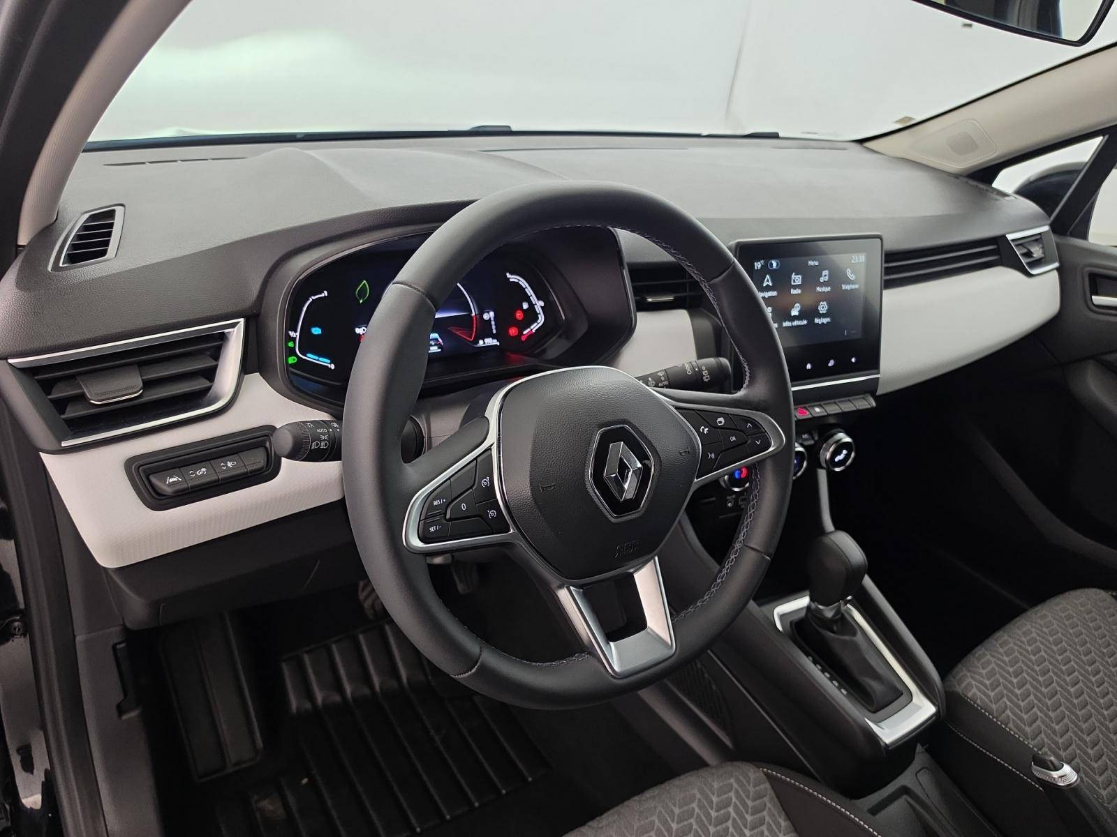 Vente en ligne Renault Clio 5 Clio E-Tech full hybrid 145 au prix de 16 990 €