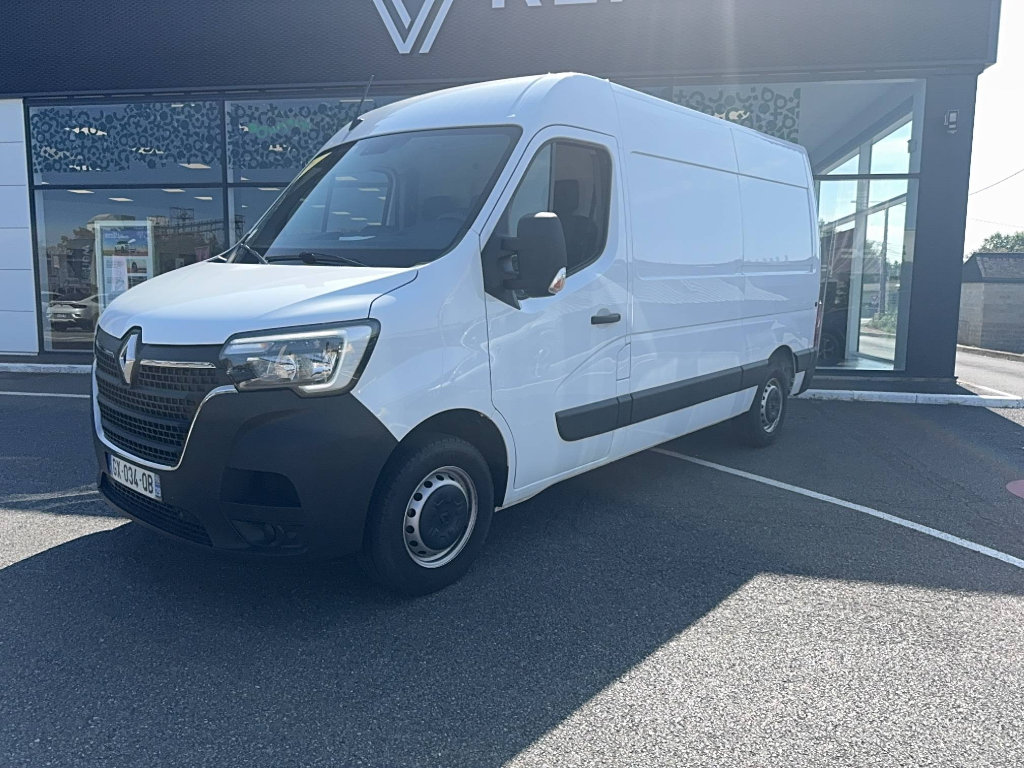 Renault Master Fourgon MASTER FGN TRAC F3500 L2H2 BLUE DCI 135 occasion de 2024 en vente à Pontivy