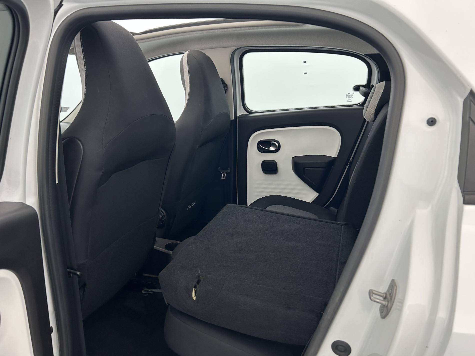 Vente en ligne Renault Twingo Electrique Twingo III E-Tech au prix de 11 990 €