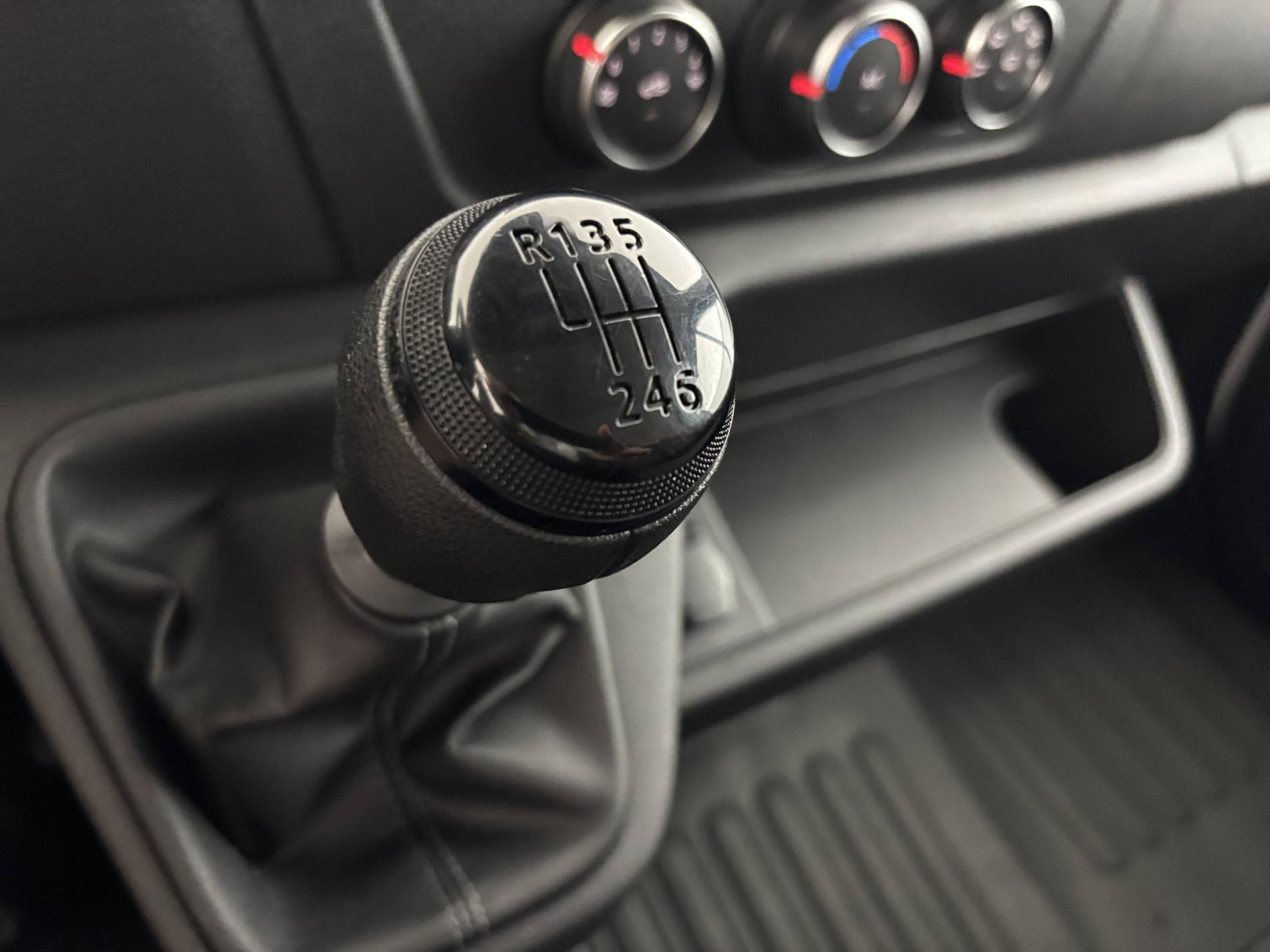 Vente en ligne Renault Master Fourgon MASTER FGN TRAC F3500 L3H3 BLUE DCI 135 au prix de 27 990 €