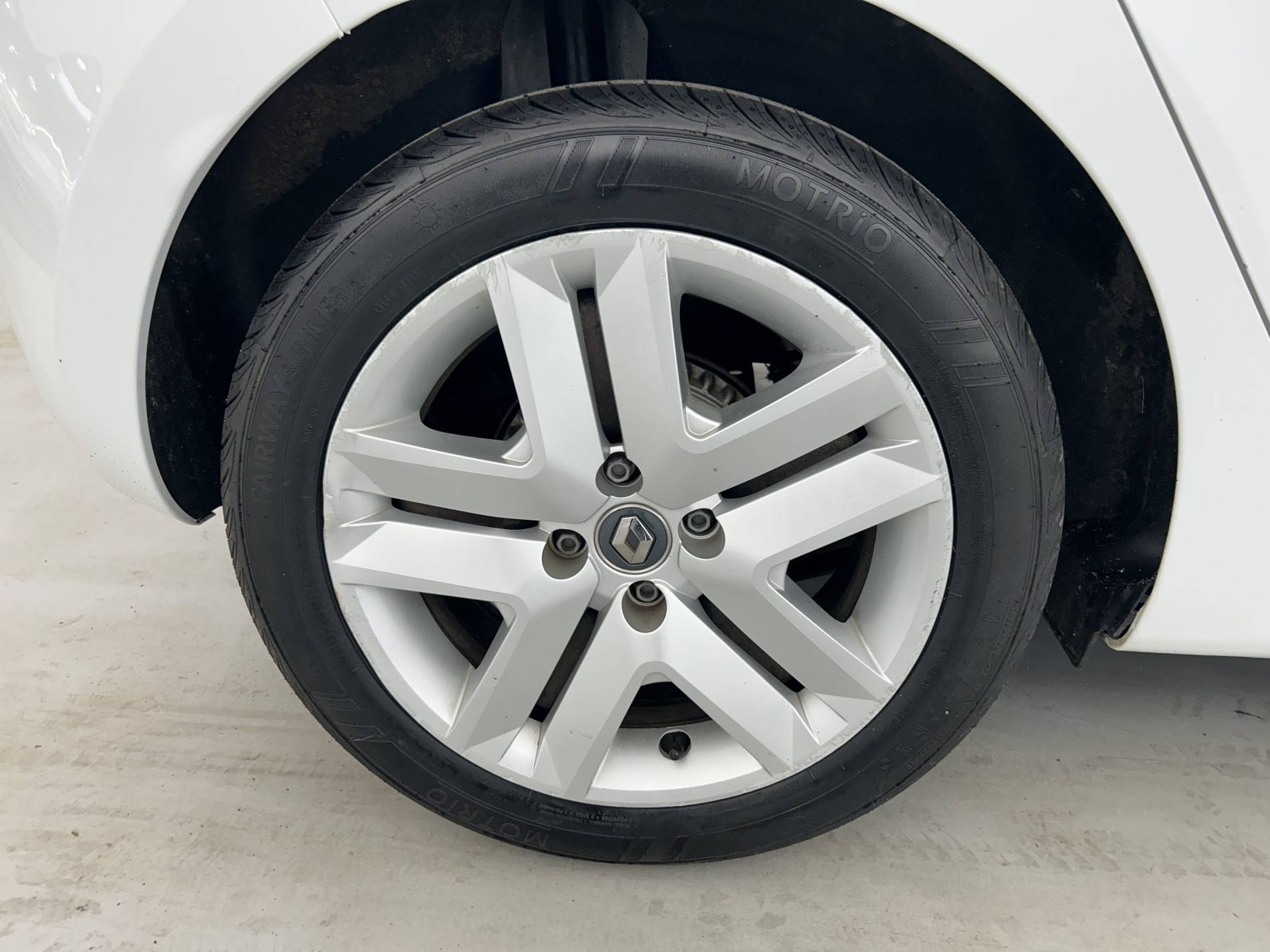 Vente en ligne Renault Clio 5 Clio SCe 75 au prix de 10 490 €