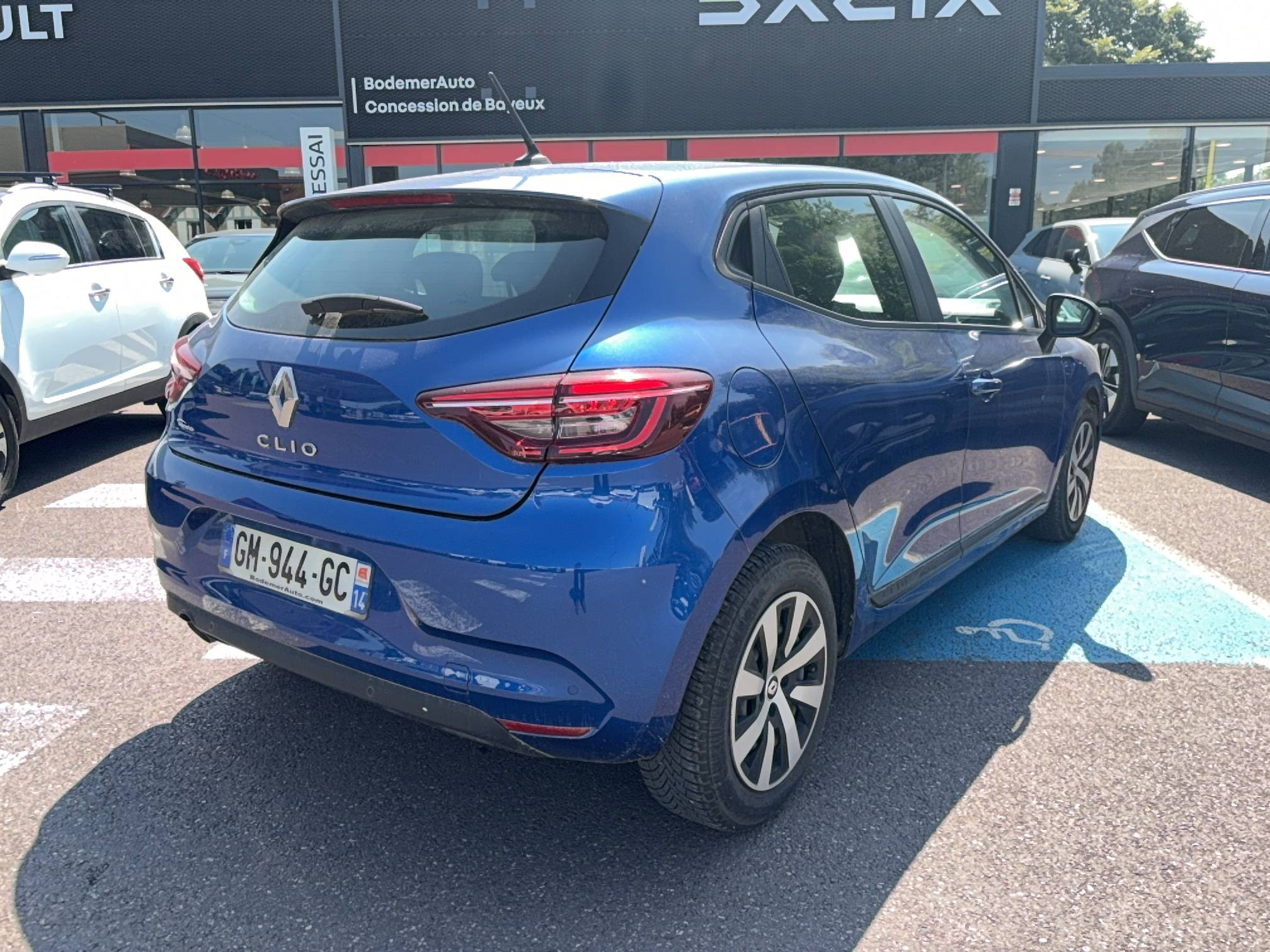 Vente en ligne Renault Clio 5 Clio TCe 90 au prix de 13 990 €