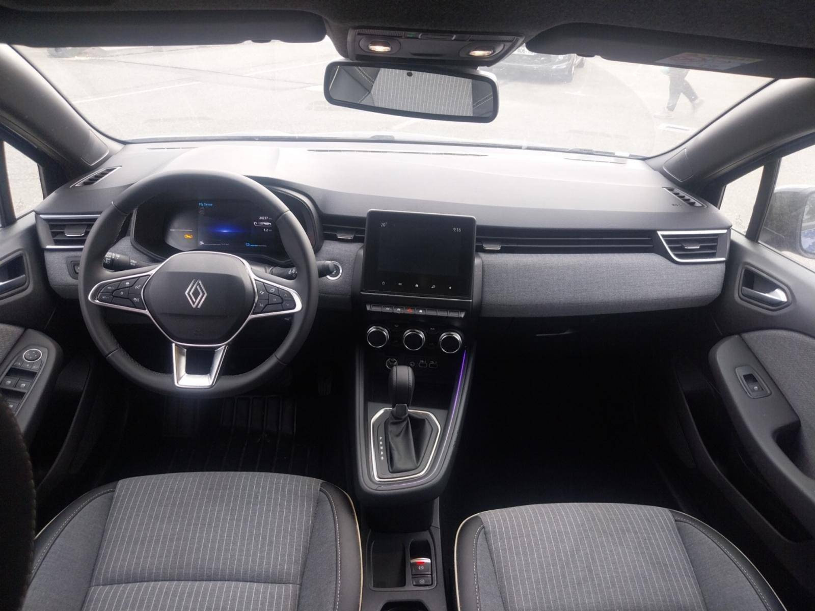 Vente en ligne Renault Clio 5 Clio E-Tech full hybrid 145 ch GSR2 au prix de 20 990 €