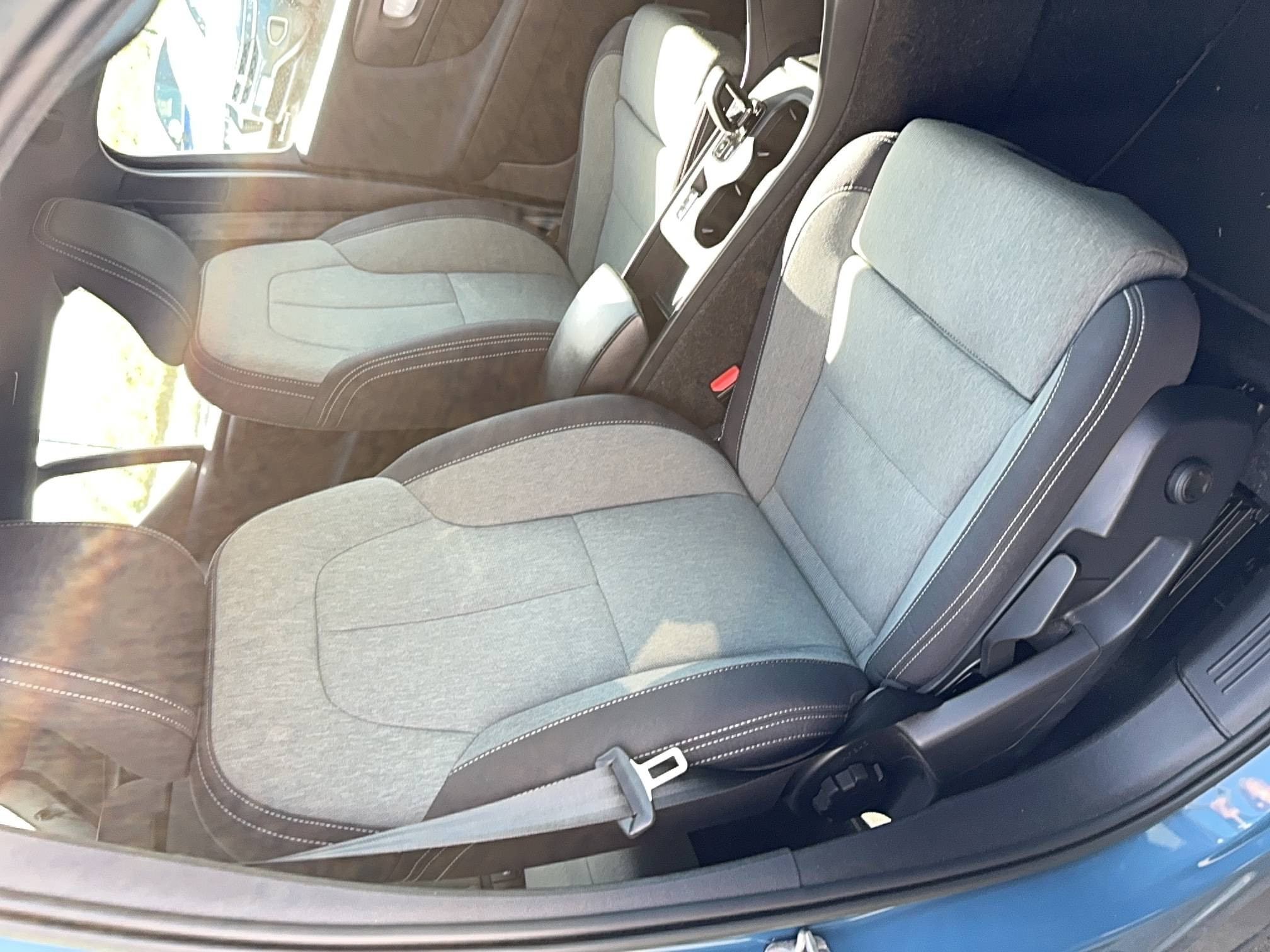 Vente en ligne Volvo XC40  T4 Recharge 129+82 ch DCT7 au prix de 26 460 €