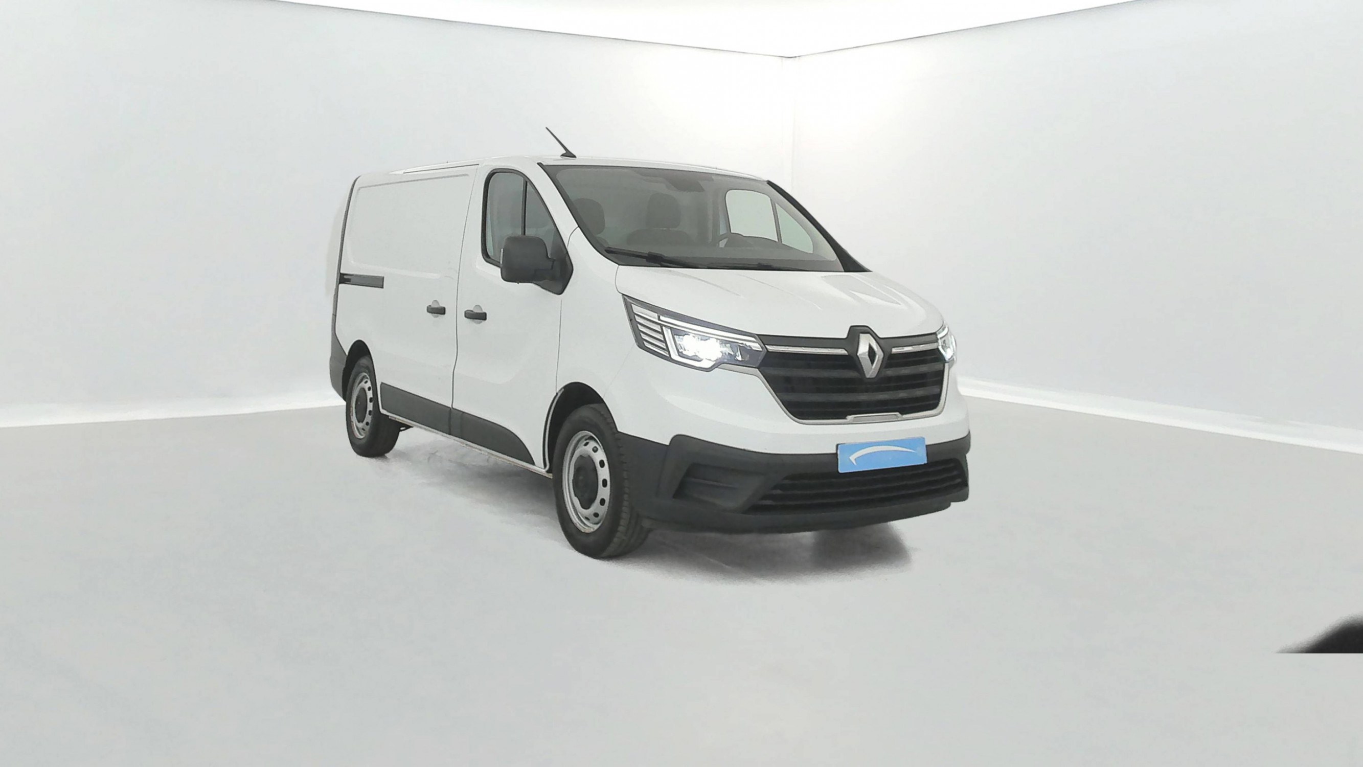 Vente en ligne Renault Trafic 3 Fourgon TRAFIC FG BLUE DCI 130 L1H1 3T GSR2 au prix de 25 390 €