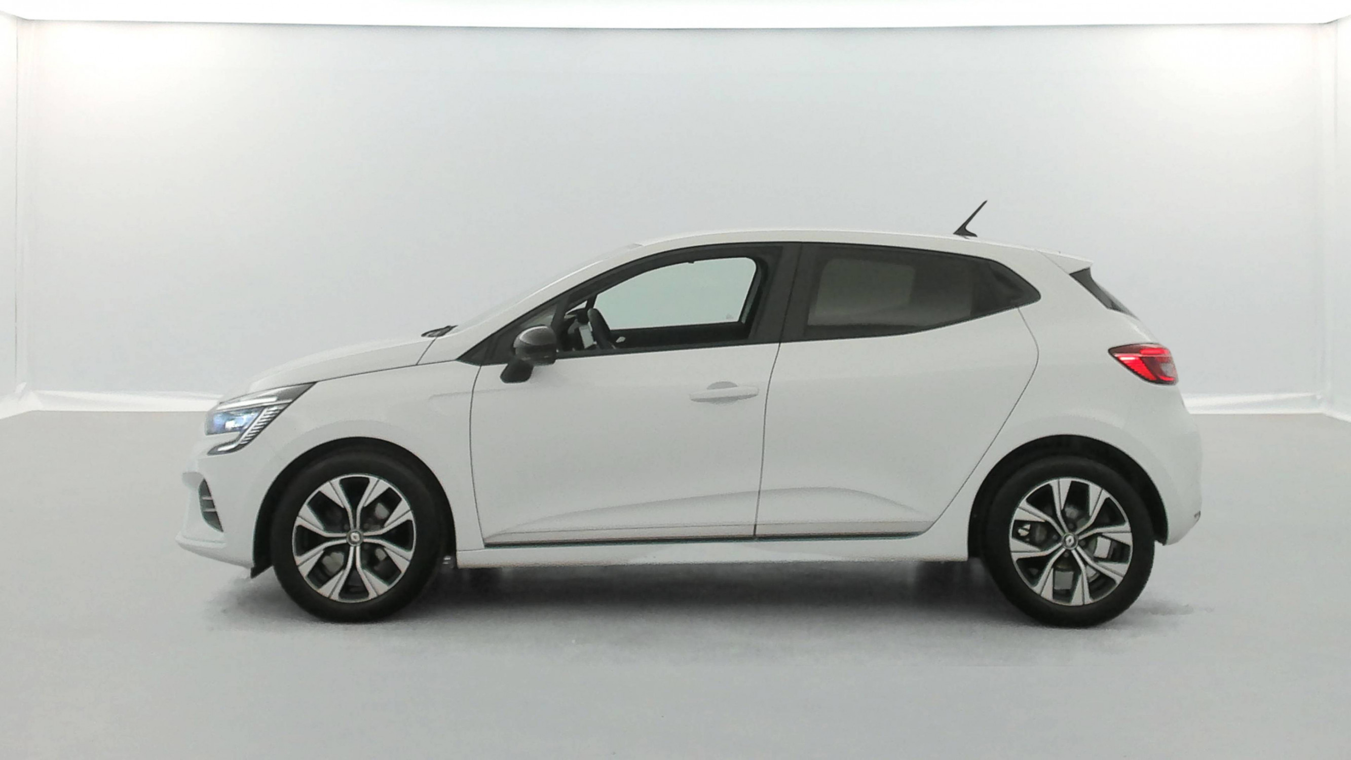 Vente en ligne Renault Clio 5 Clio TCe 90 au prix de 15 290 €