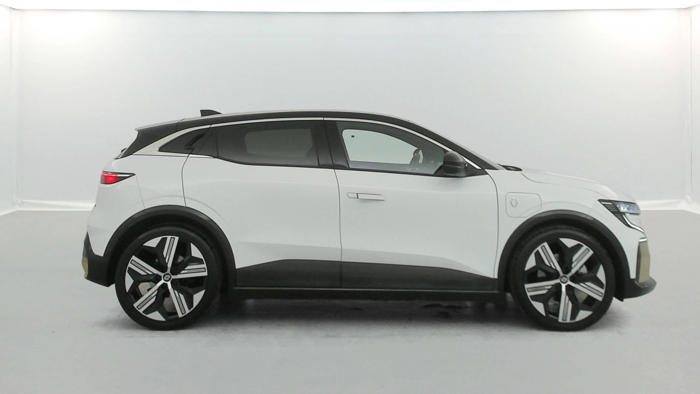 Vente en ligne Renault Megane E-Tech  EV60 220 ch super charge au prix de 26 990 €