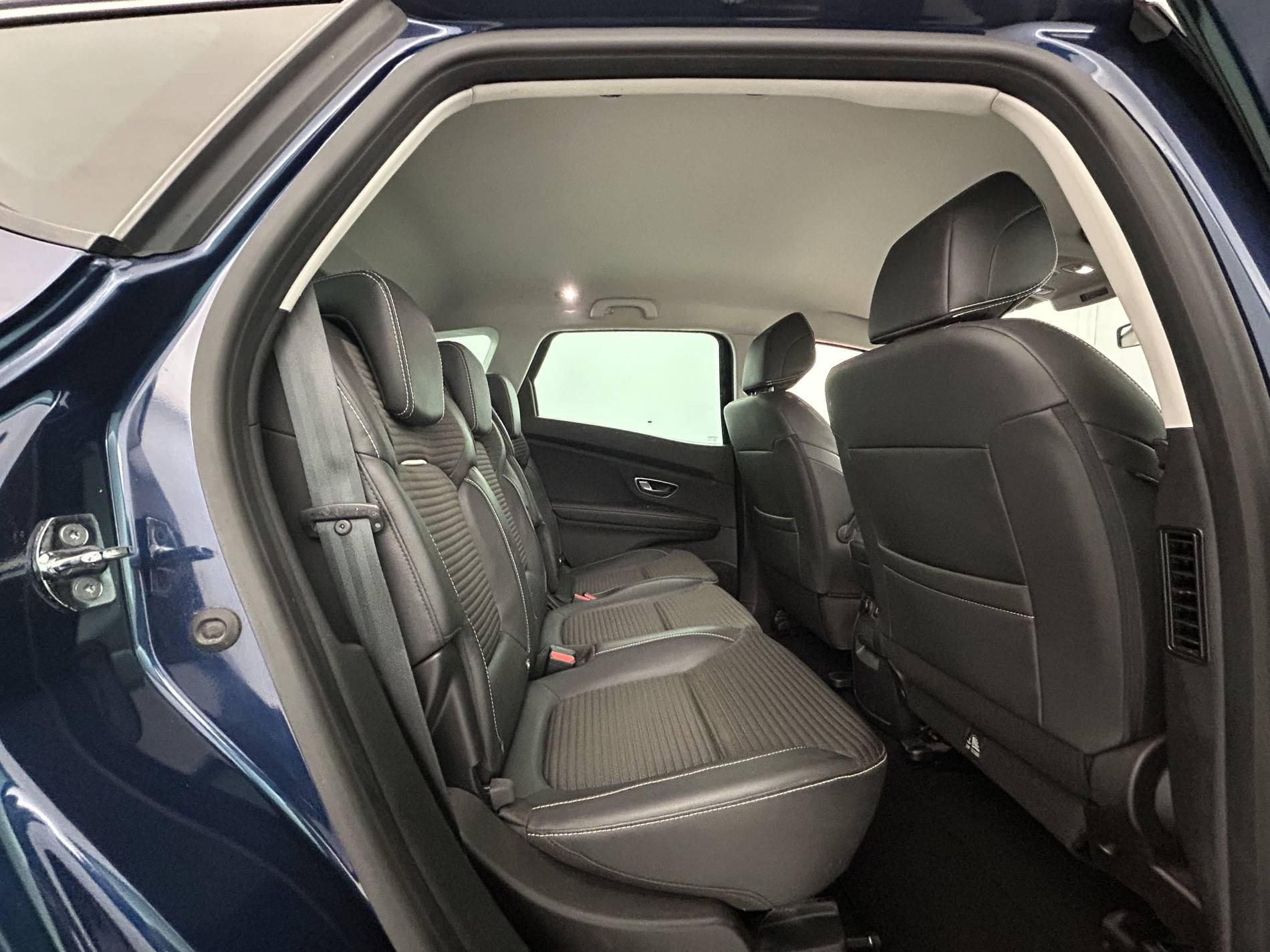 Vente en ligne Renault Scenic 4 Scenic Blue dCi 120 au prix de 16 390 €