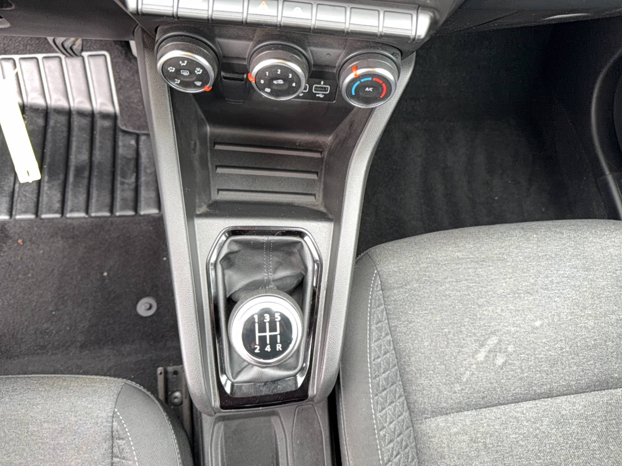 Vente en ligne Renault Clio 5 Clio SCe 65 - 21 au prix de 10 590 €