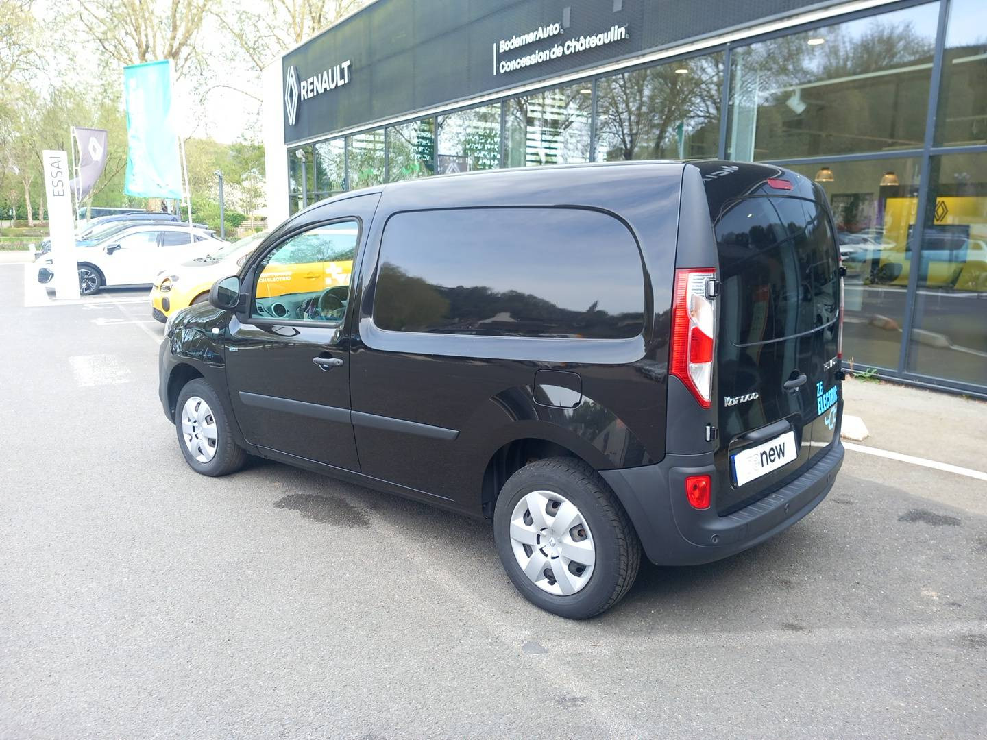 Vente en ligne Renault Kangoo Electrique KANGOO Z.E. ACHAT INTEGRAL au prix de 9 990 €