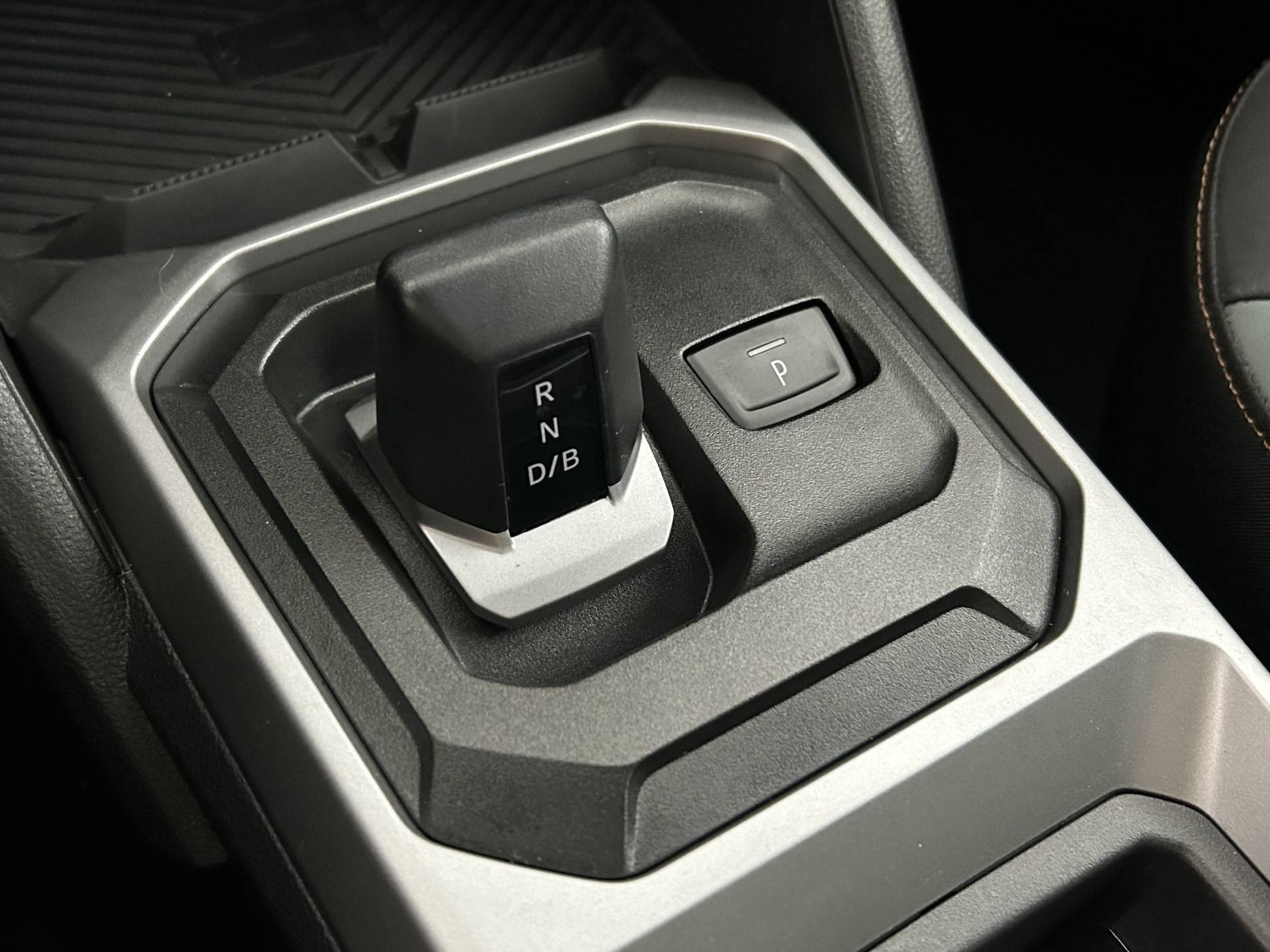 Vente en ligne Dacia Duster  Hybrid 140 au prix de 26 290 €