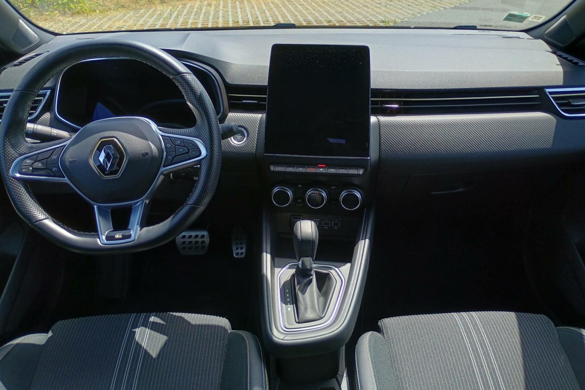 Vente en ligne Renault Clio 5 Clio E-Tech full hybrid 145 au prix de 19 790 €