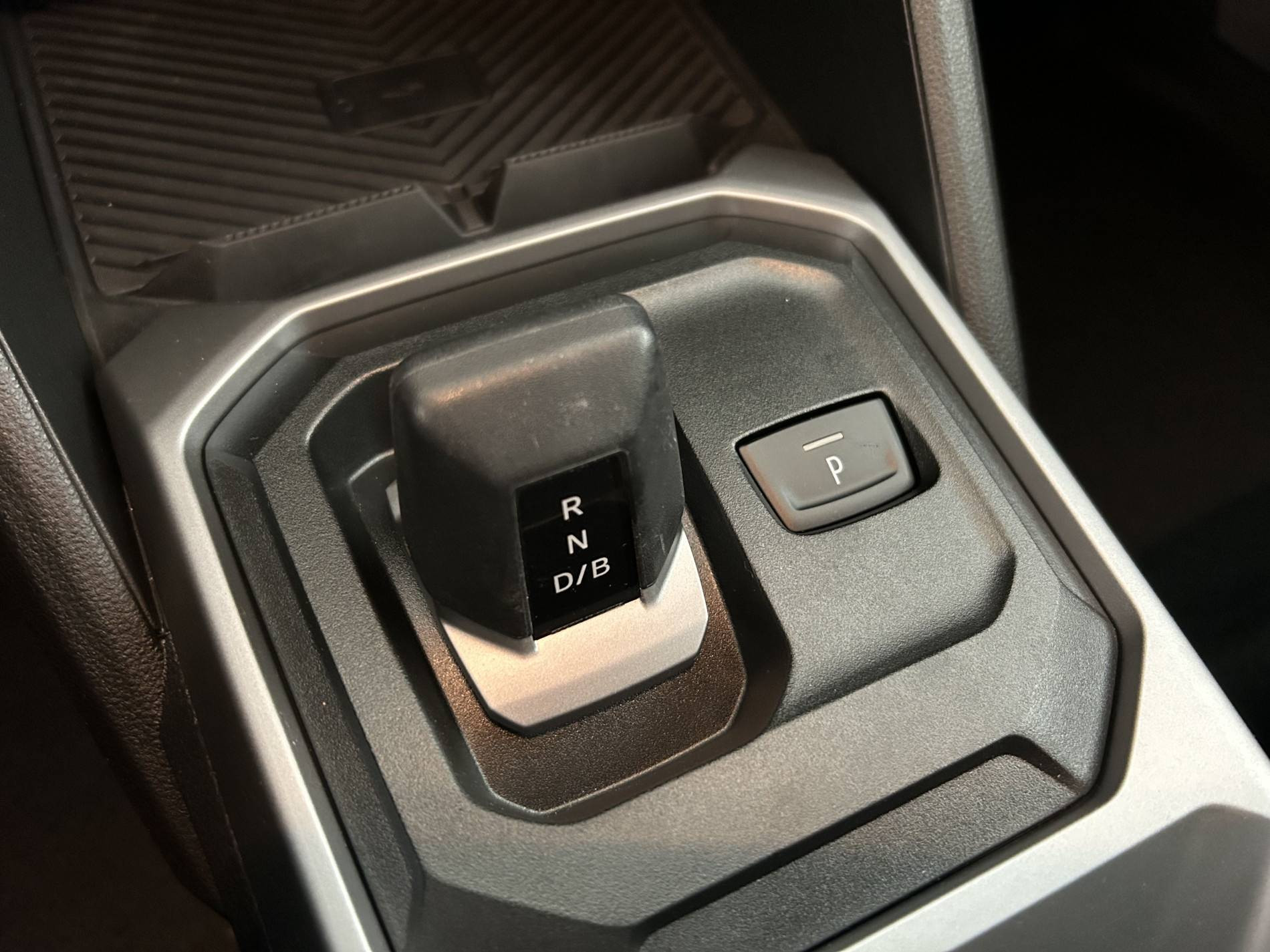 Vente en ligne Dacia Duster  Hybrid 140 au prix de 25 700 €