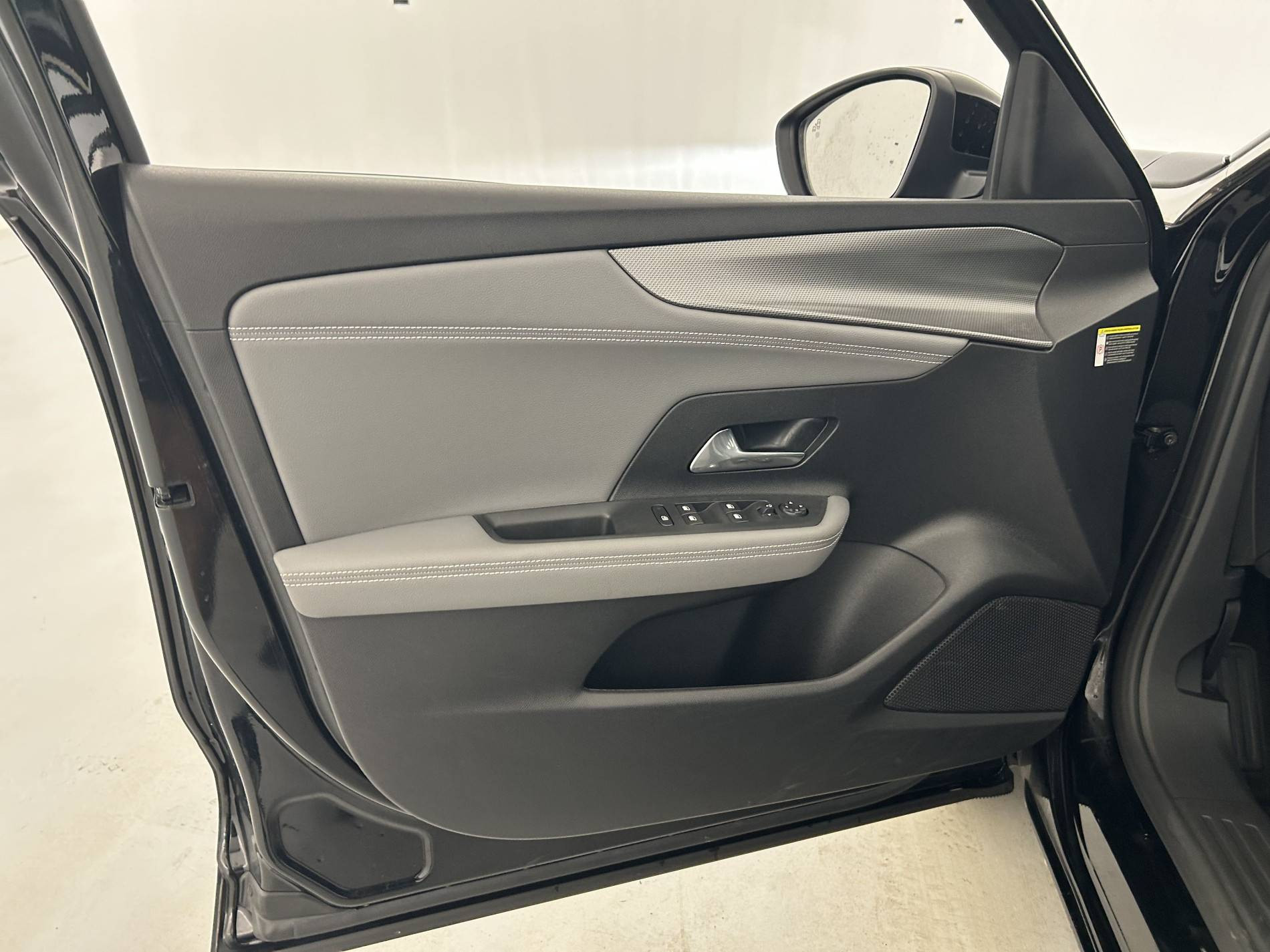 Vente en ligne Opel Mokka-e  136 ch & Batterie 50 kWh au prix de 15 490 €