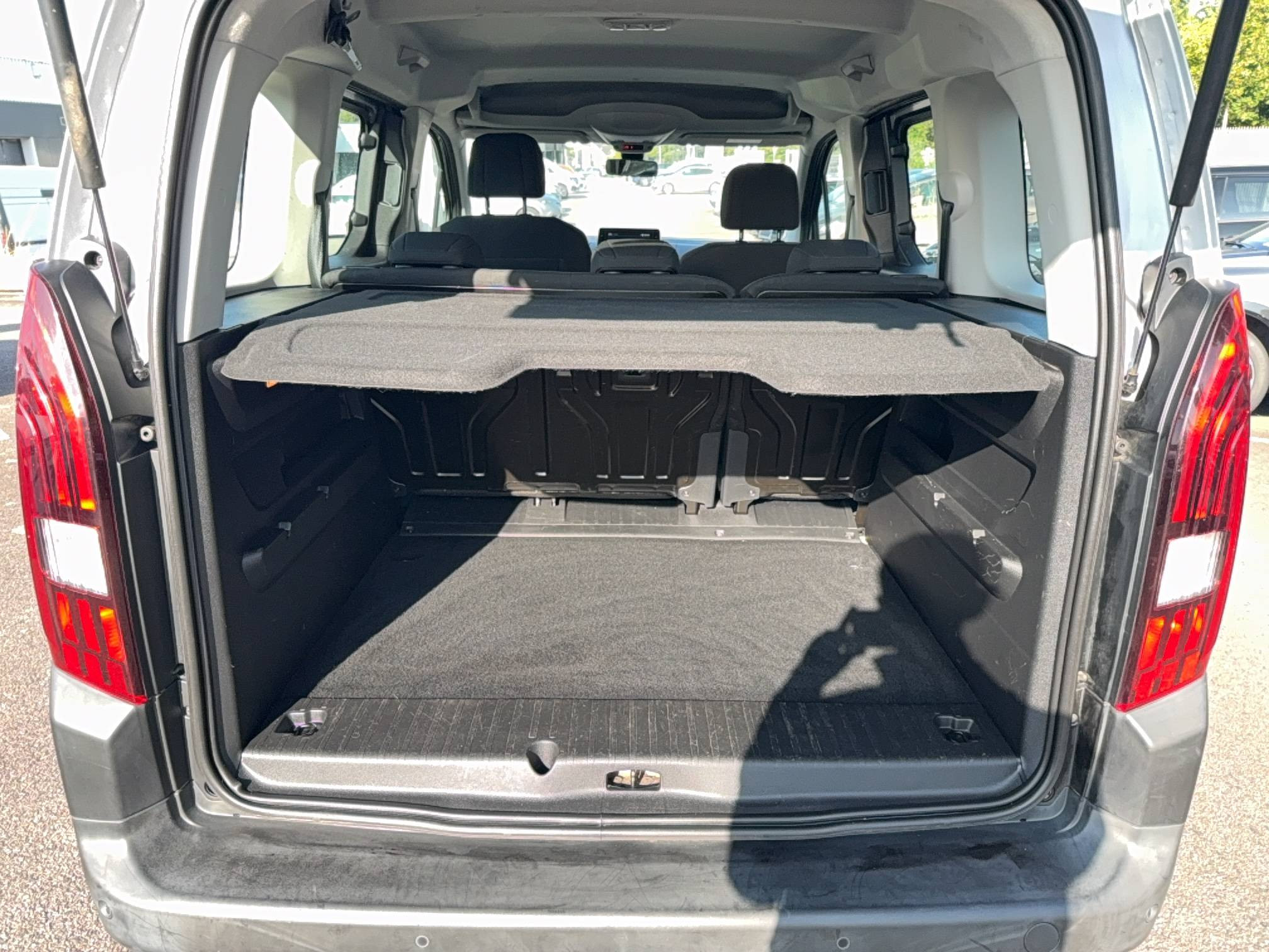 Vente en ligne Peugeot Rifter  Standard BlueHDi 100 BVM5 au prix de 15 490 €