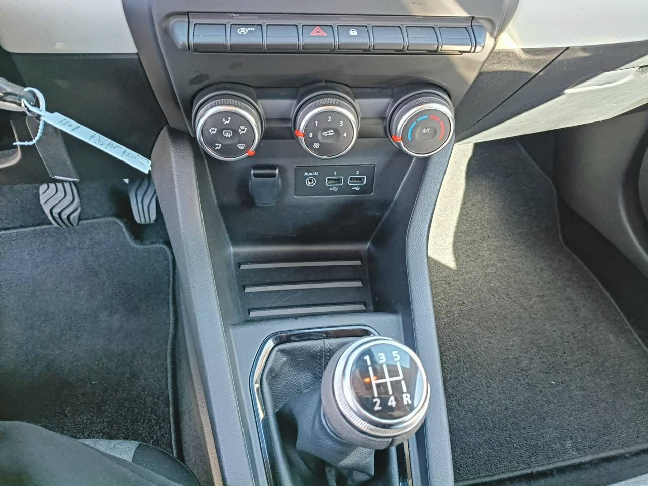 Vente en ligne Renault Clio 5 Clio SCe 65 au prix de 12 990 €