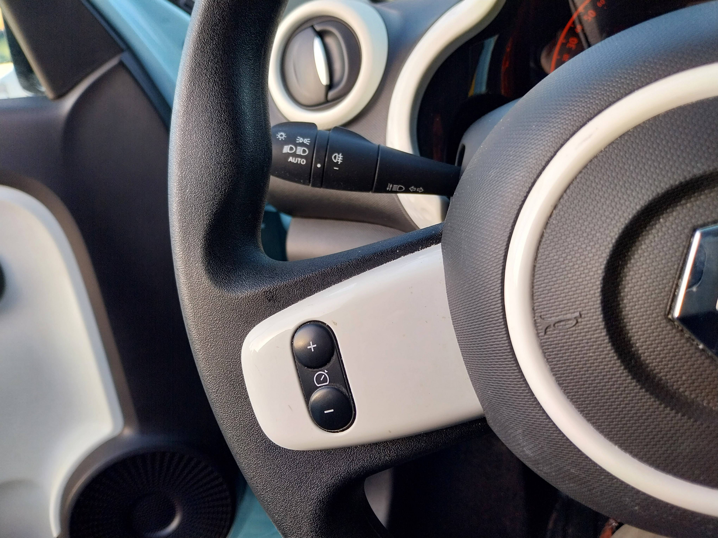 Vente en ligne Renault Twingo 3  SCe 65 au prix de 12 990 €