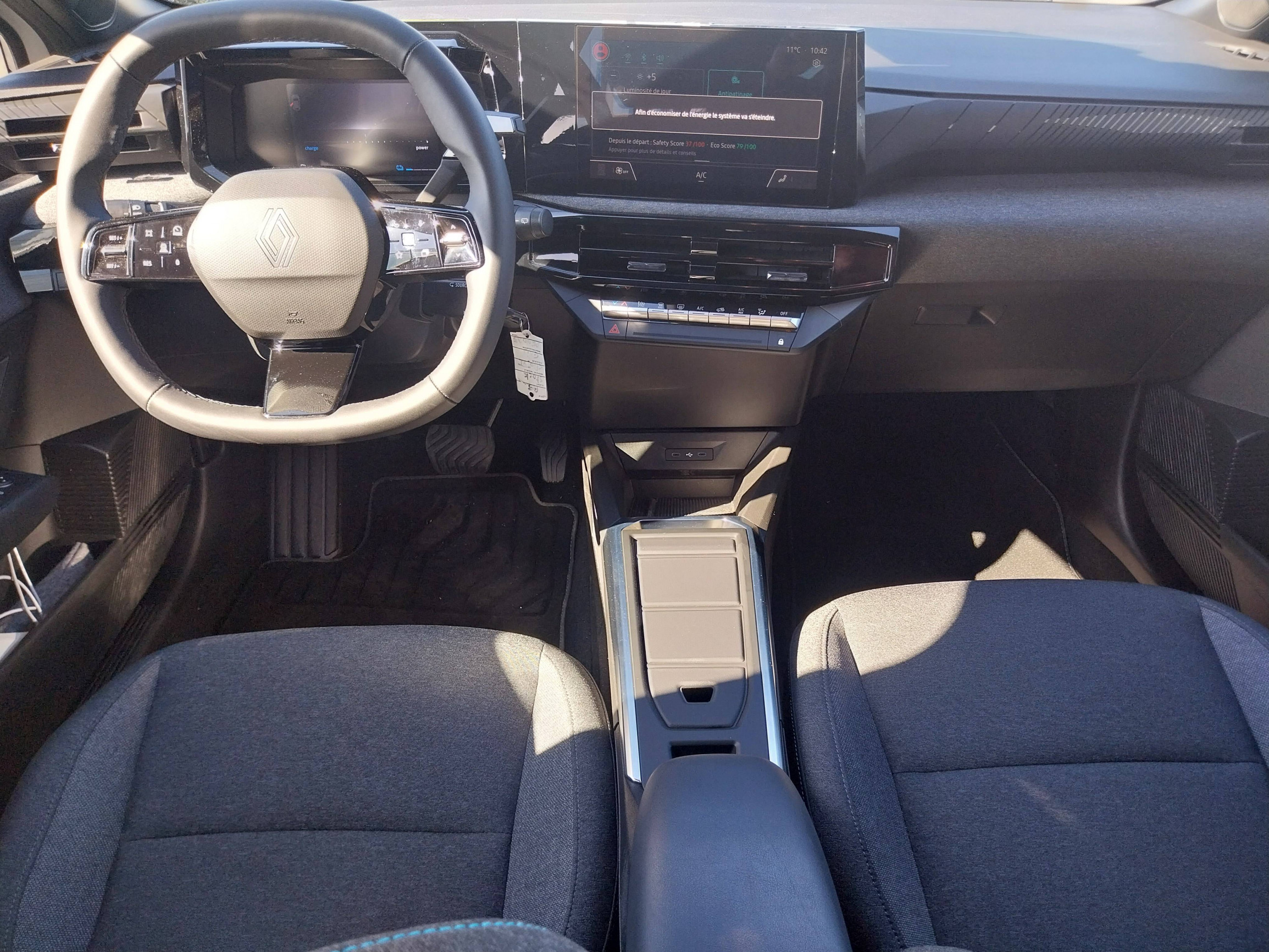 Vente en ligne Renault Clio 6 Clio E-Tech full hybrid 160 ch au prix de 24 980 €