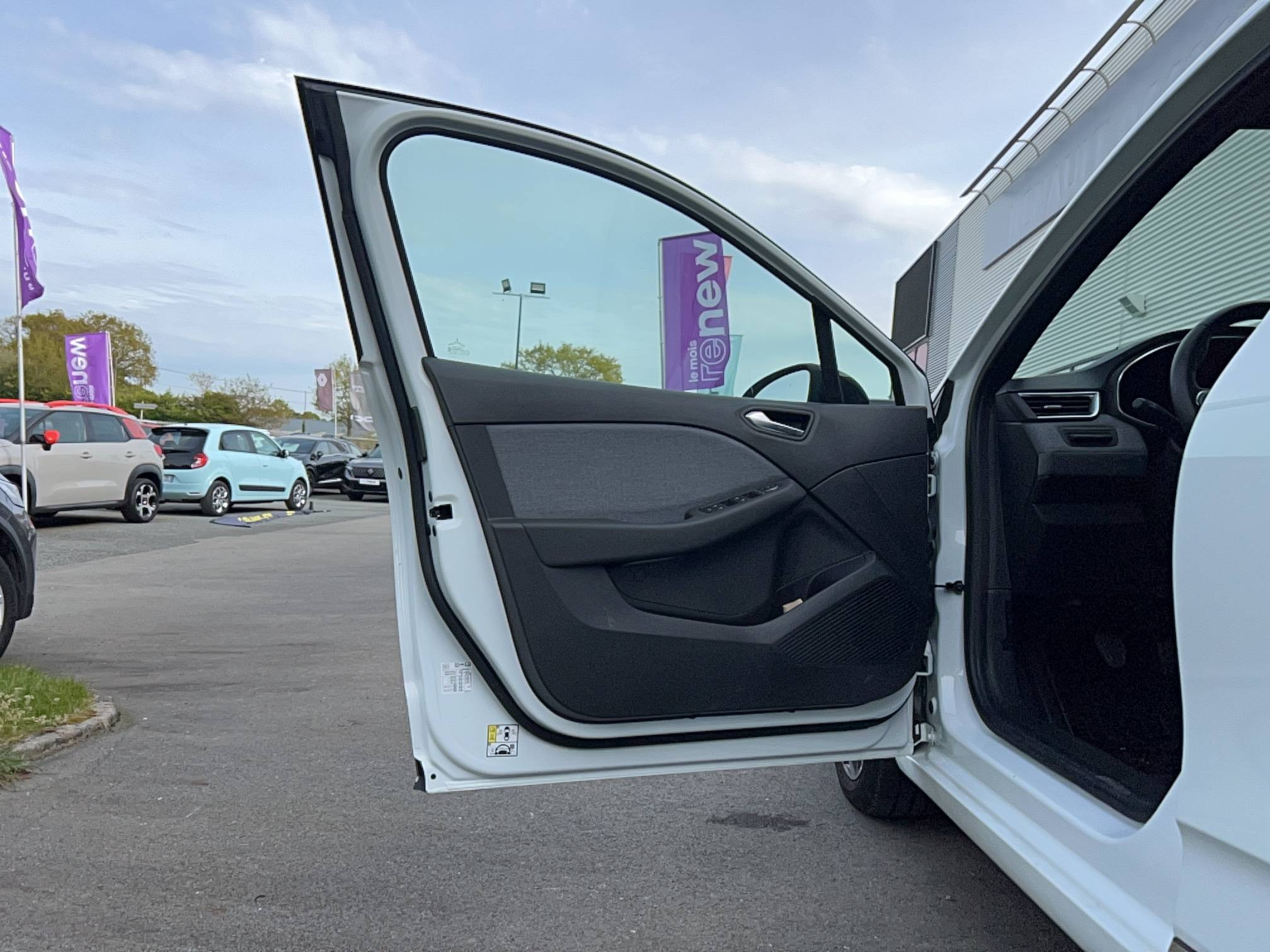 Vente en ligne Renault Clio 5 Clio TCe 90 au prix de 16 990 €