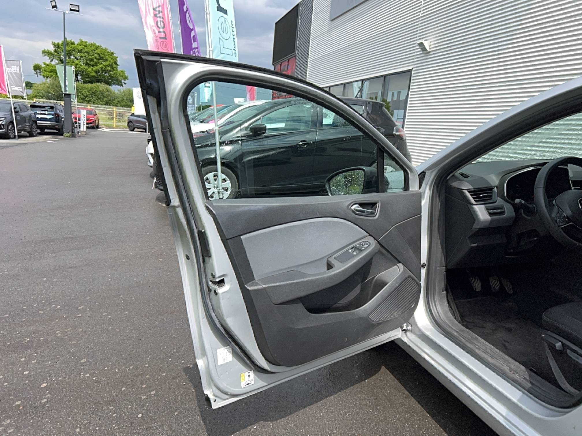 Vente en ligne Renault Clio 5 Clio SCe 65 au prix de 10 990 €