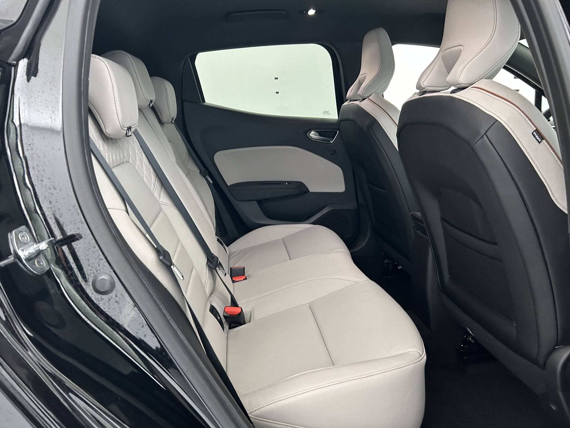 Vente en ligne Renault Clio 5 Clio E-Tech 140 - 21N au prix de 18 790 €