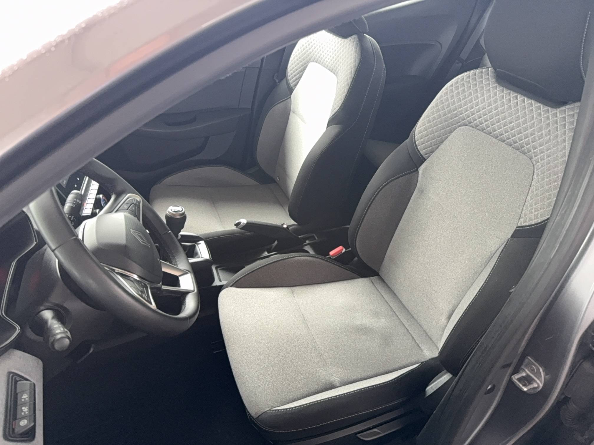 Vente en ligne Renault Clio 5 Clio dCi 100 au prix de 15 990 €