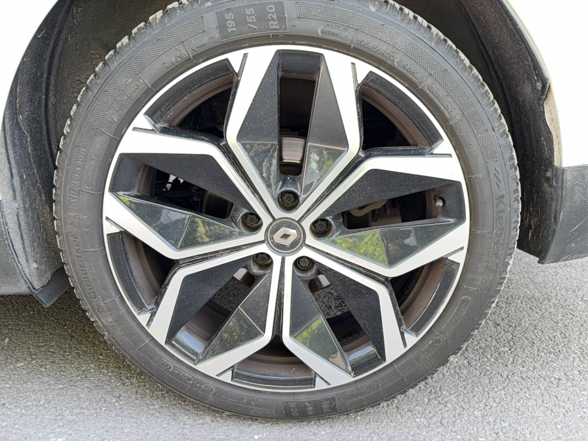 Vente en ligne Renault Grand Scenic 4 Grand Scenic TCe 140 EDC au prix de 22 590 €