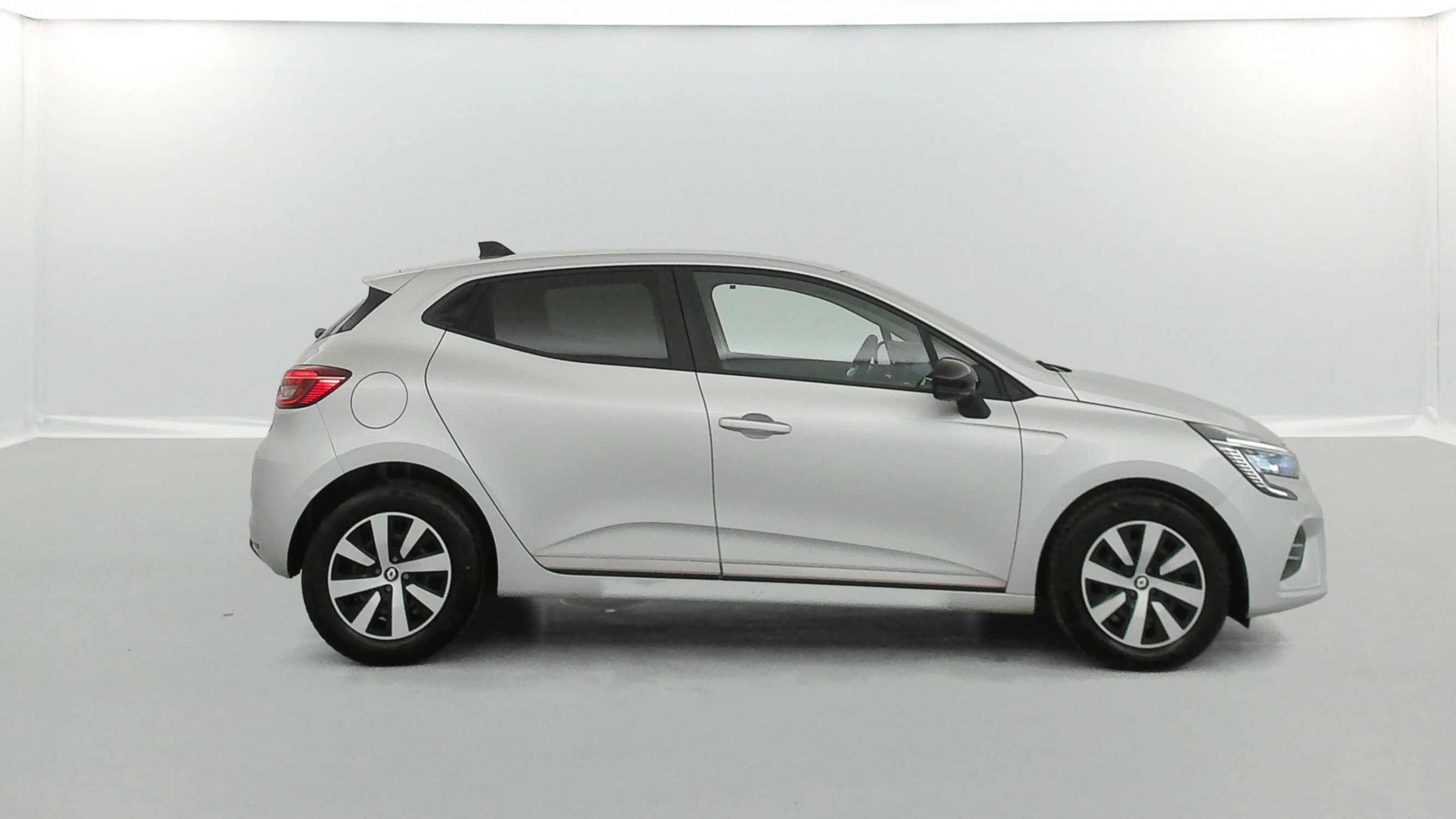 Vente en ligne Renault Clio 5 Clio TCe 90 au prix de 14 890 €
